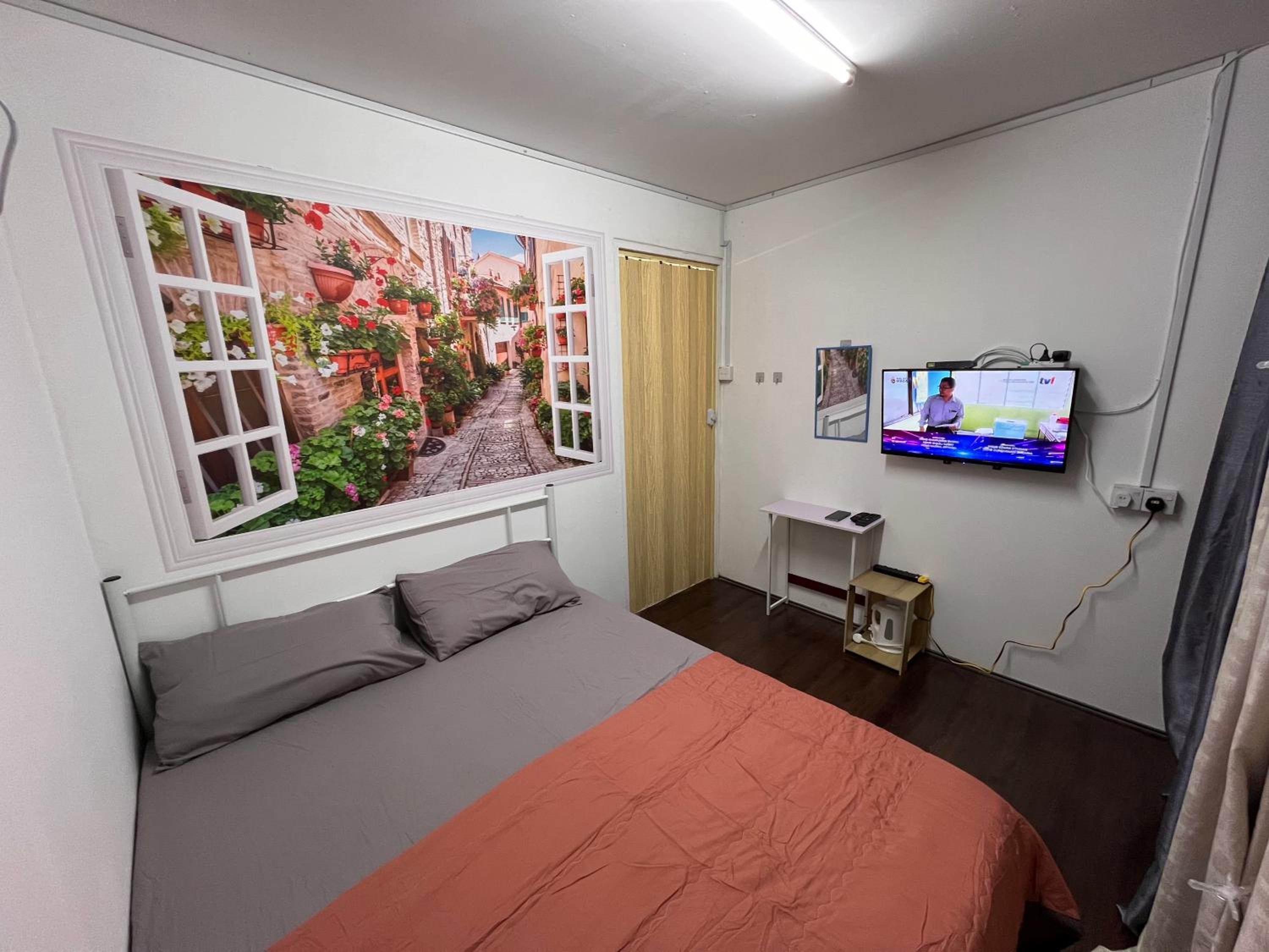 Three-Bedroom House photo 2