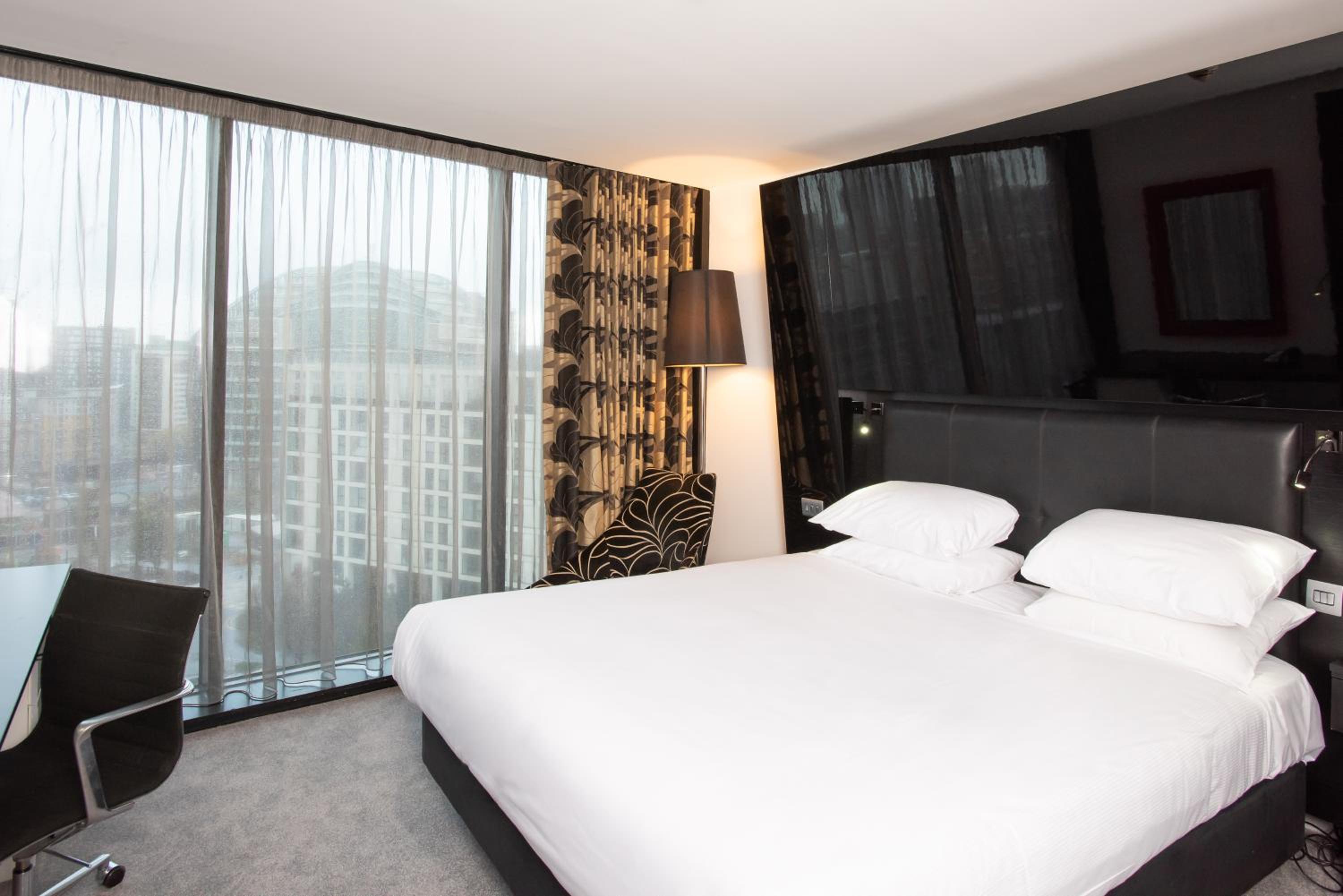 Standard King Room - Club Floor - Photo 1