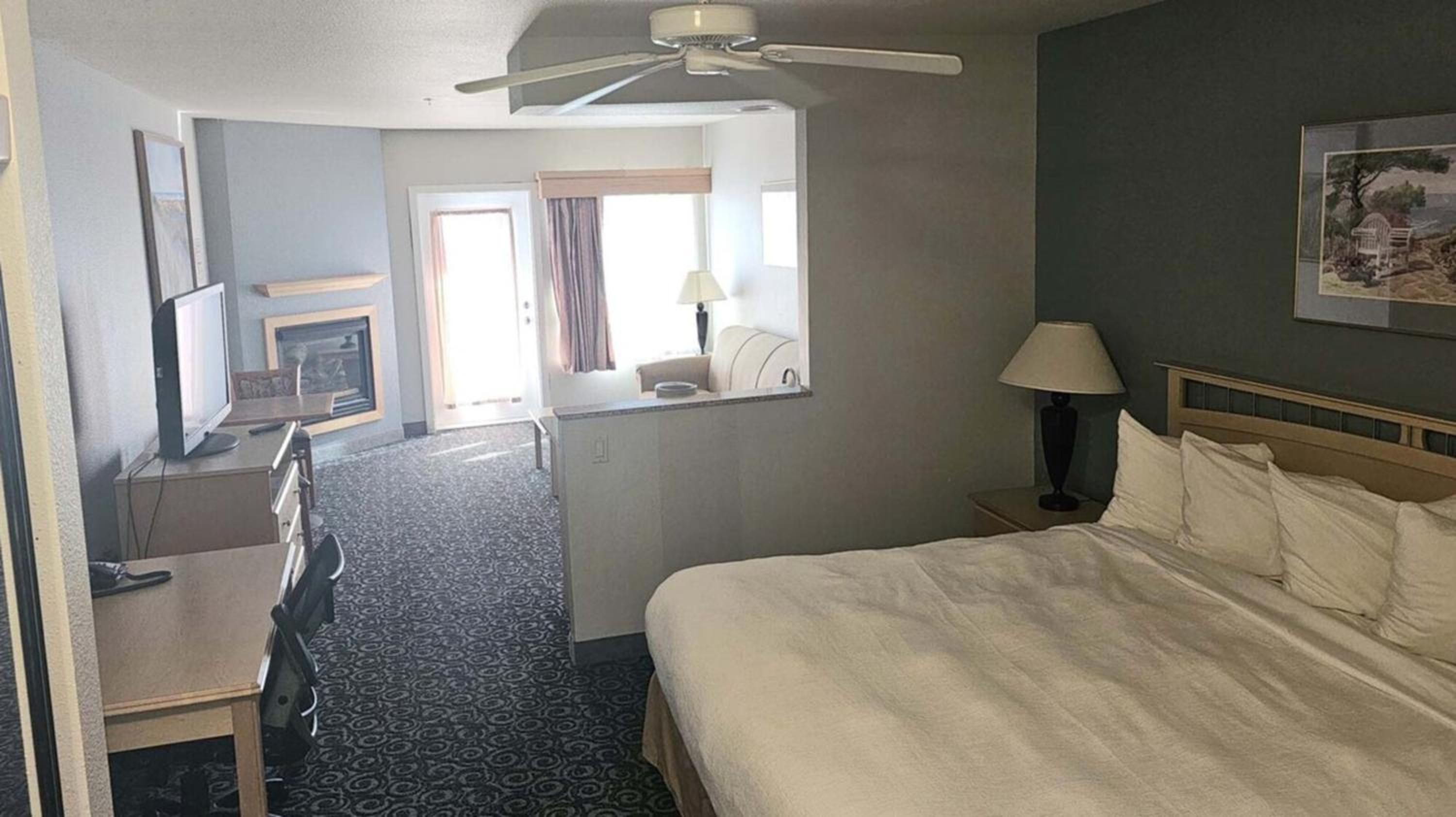 King Room with Partial Ocean View