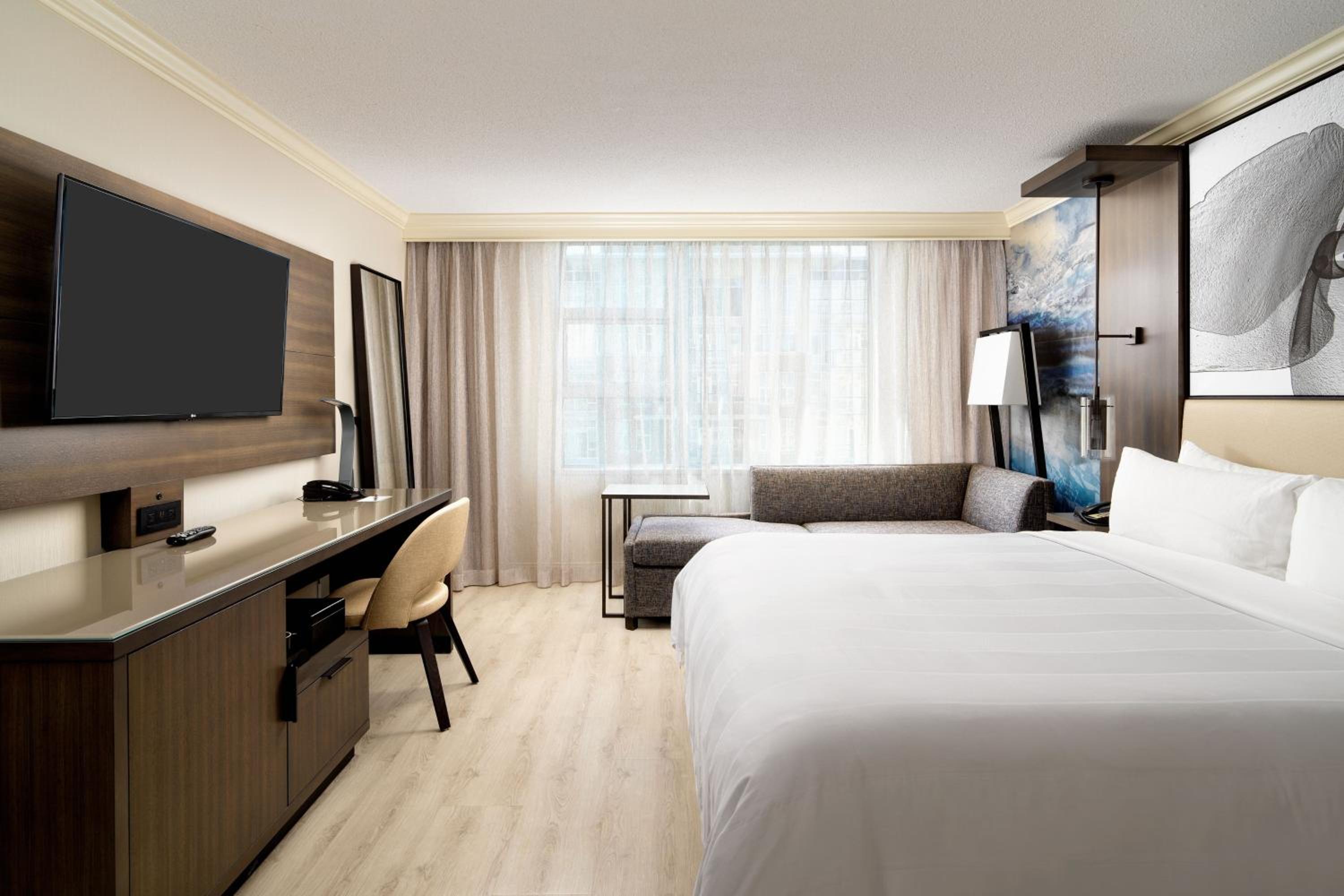 Room, 1 King Bed, Nonsmoking - Photo 1