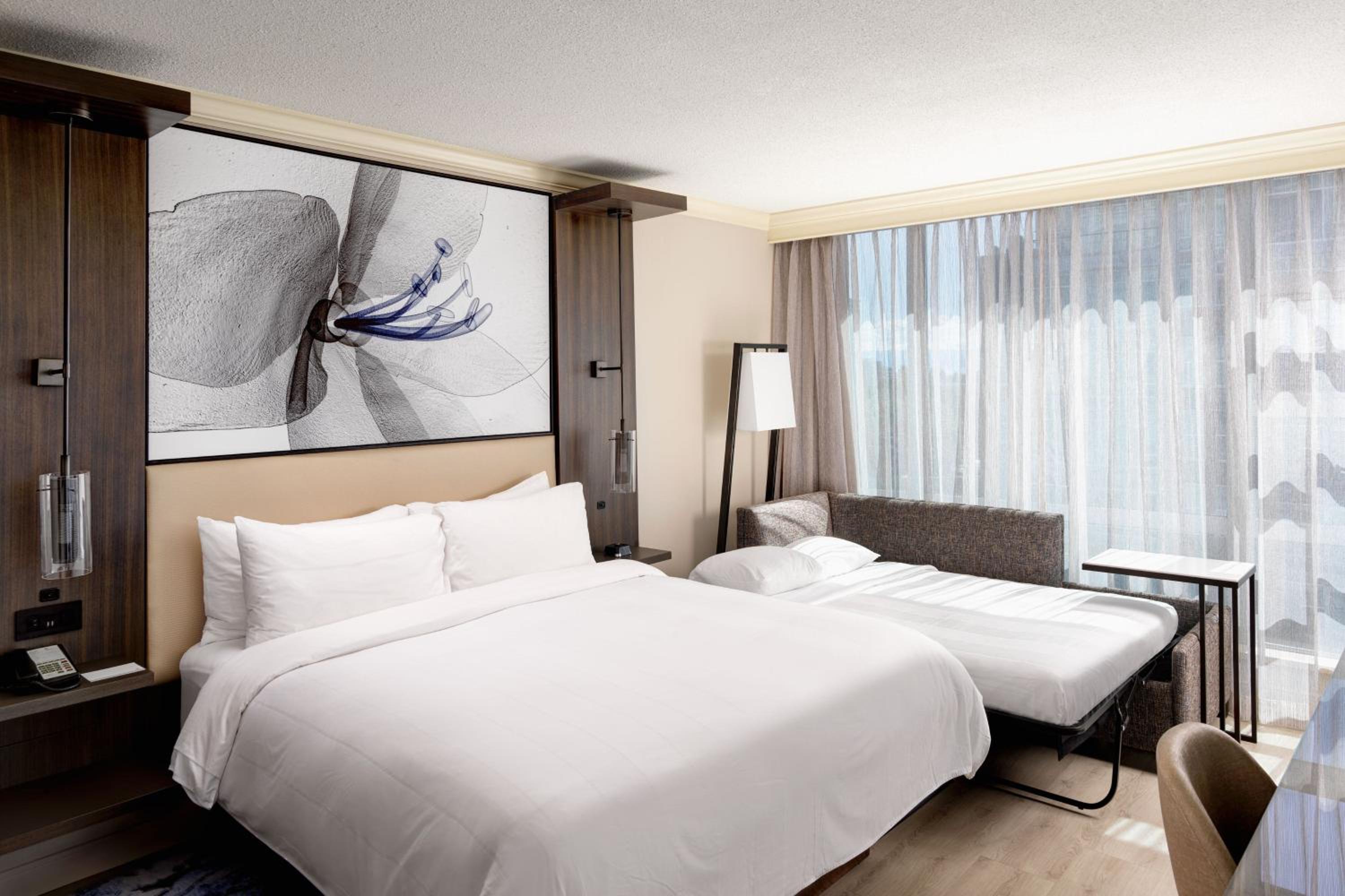 Room, 1 King Bed, Nonsmoking - Photo 2