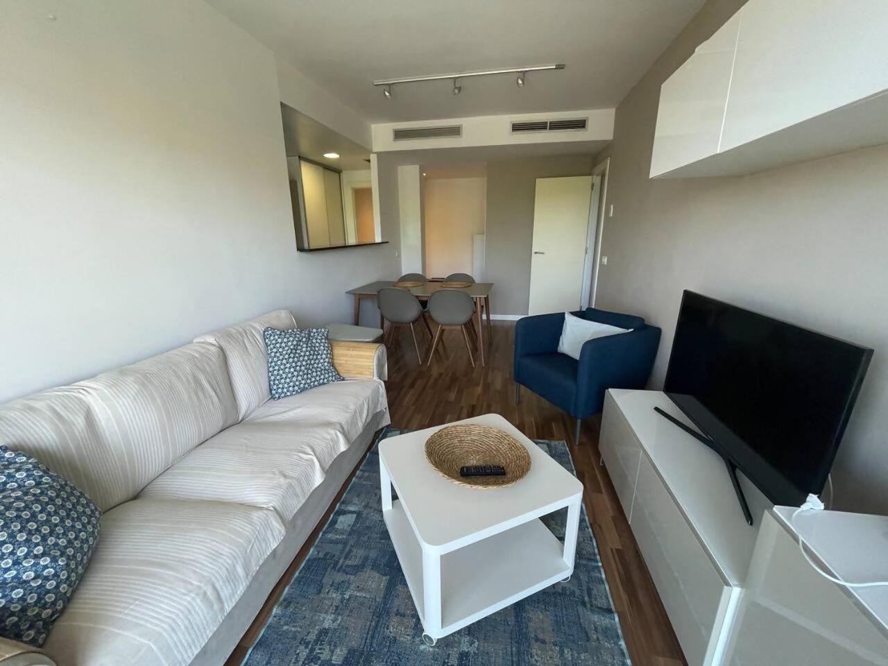 Three-Bedroom Apartment photo 2