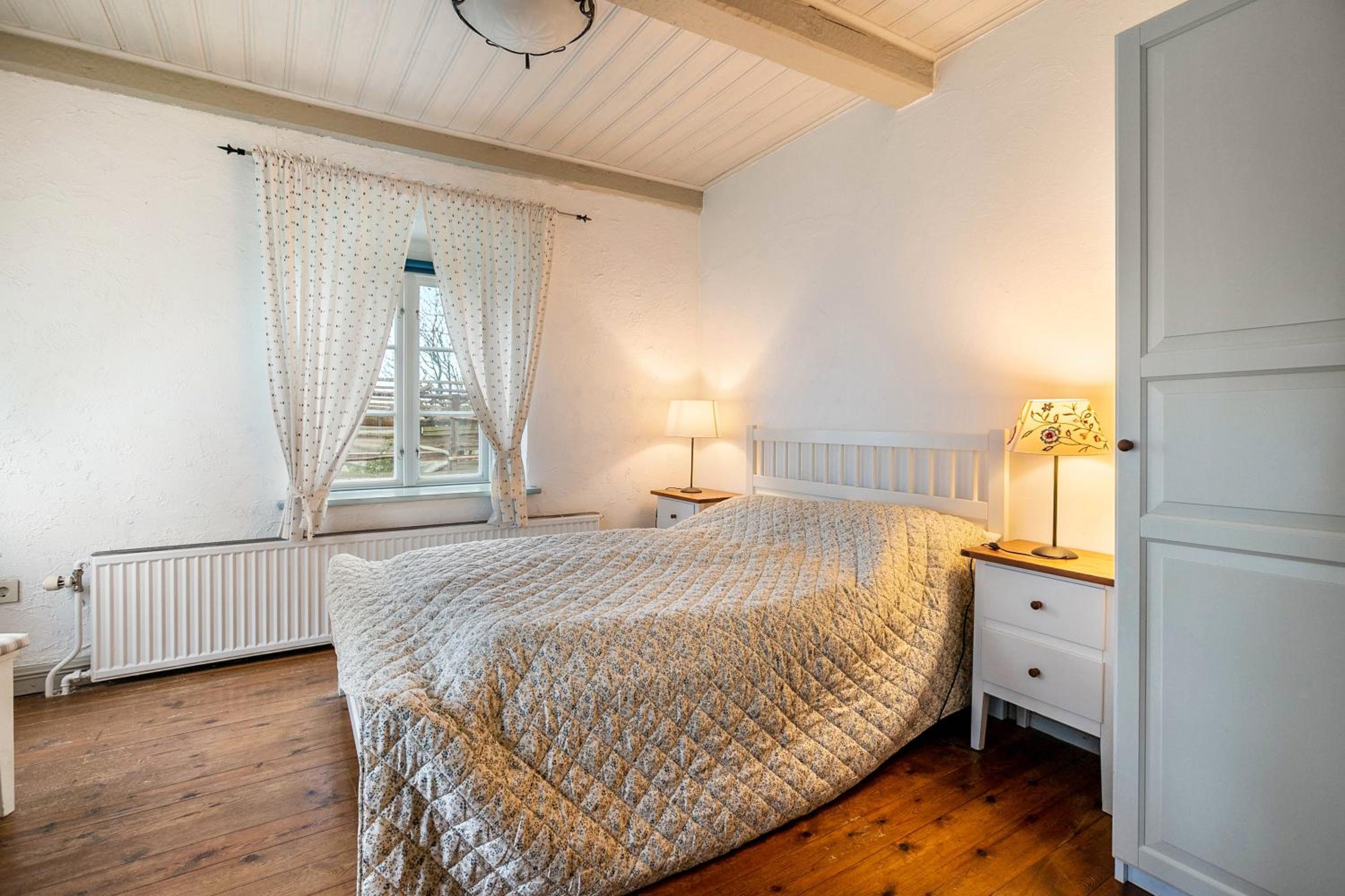 Two-Bedroom Deluxe Apartment with Garden View photo 2