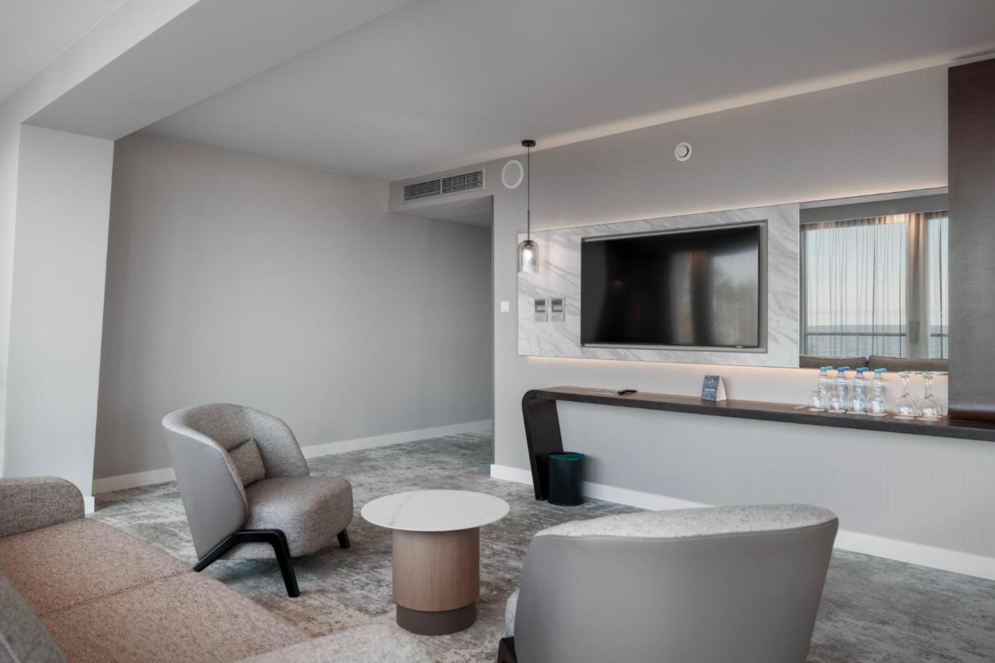 Two-Bedroom Apartment with Sea View