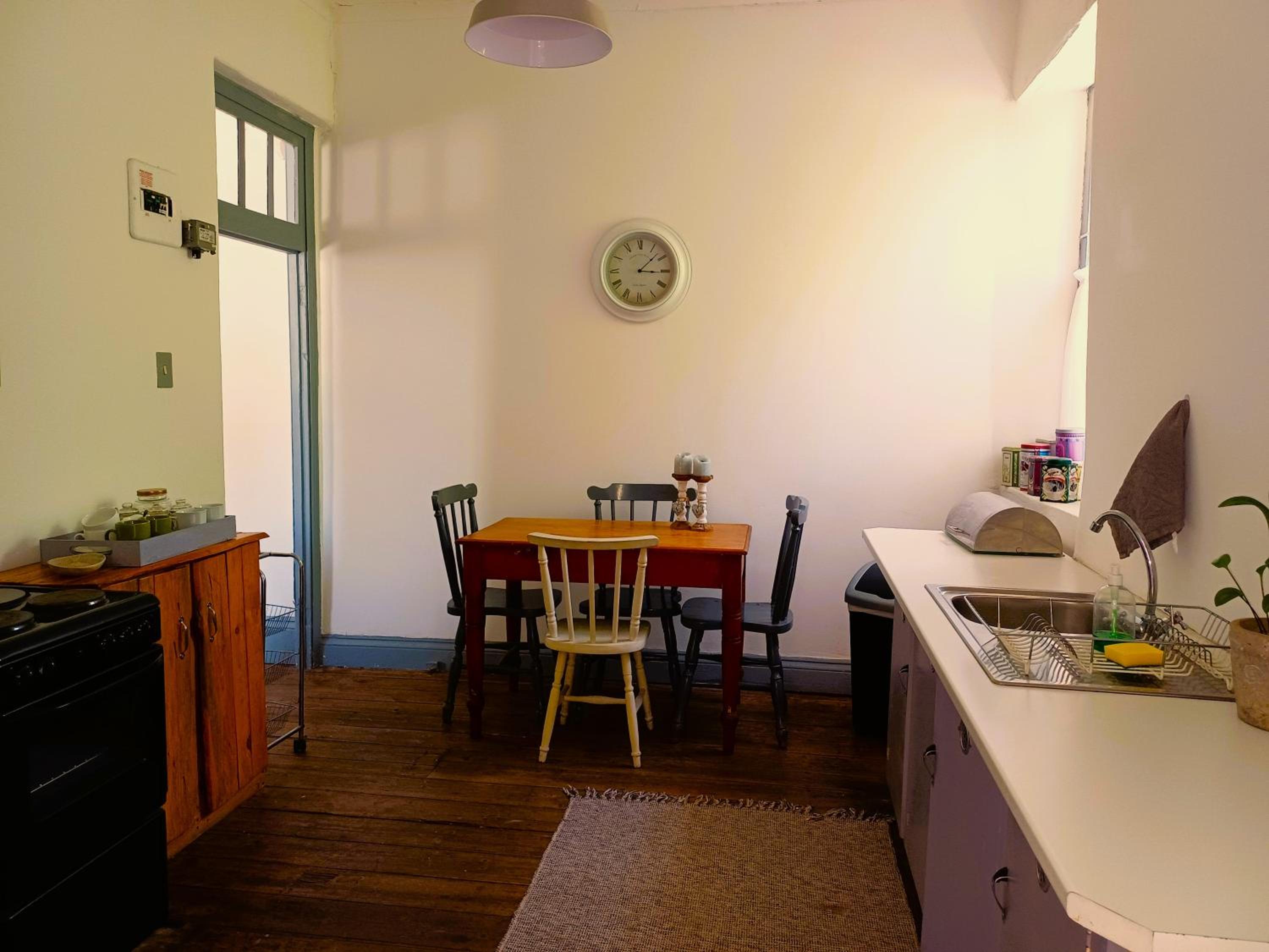 Cottage with Garden View - Photo 5