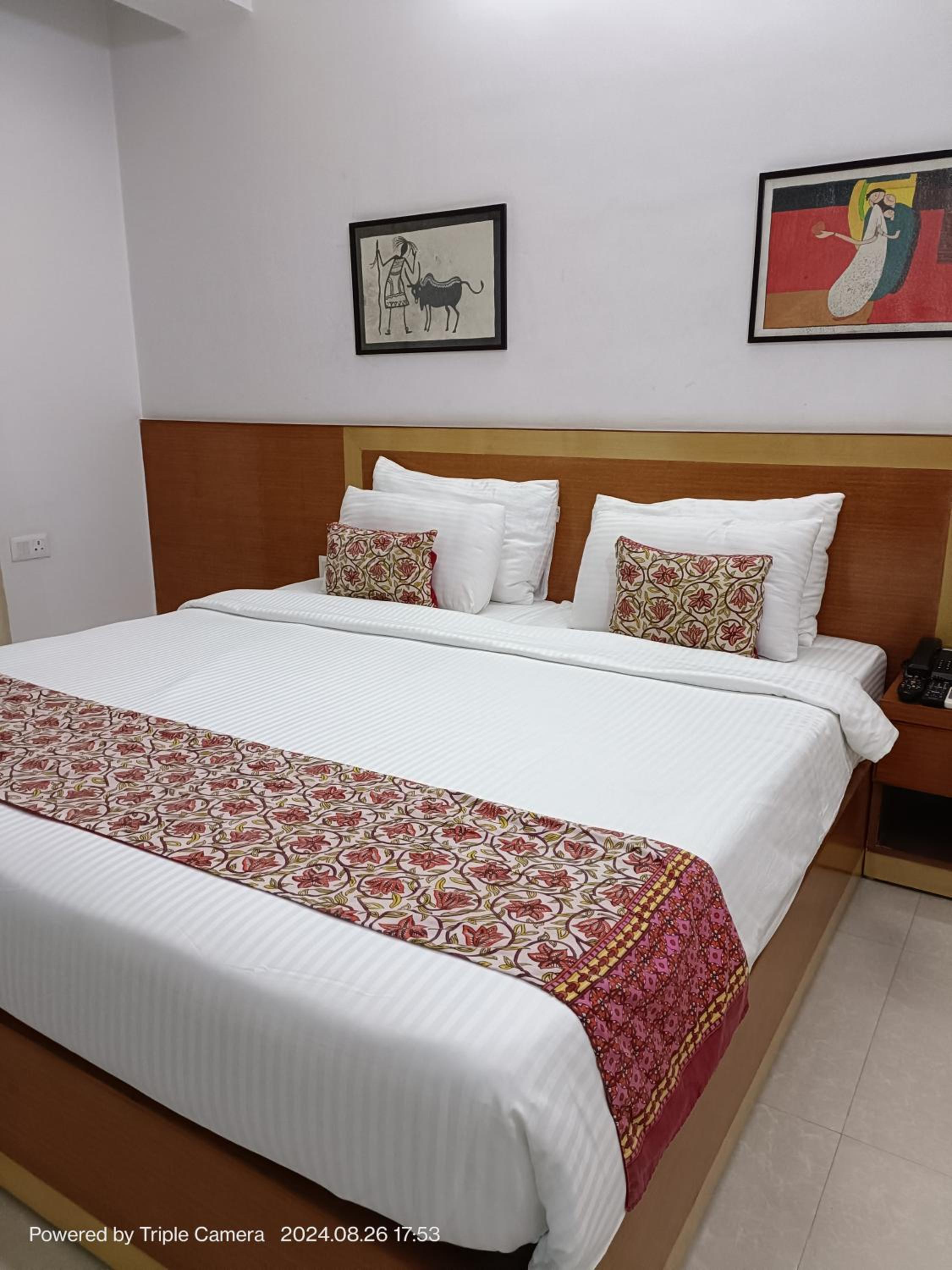 Deluxe Double or Twin Room