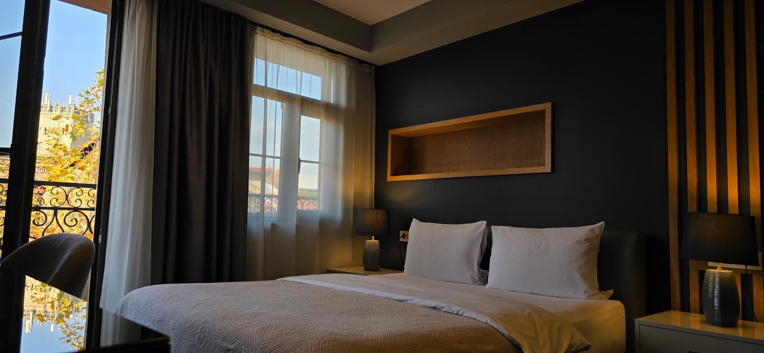 King Room with Balcony - Photo 1