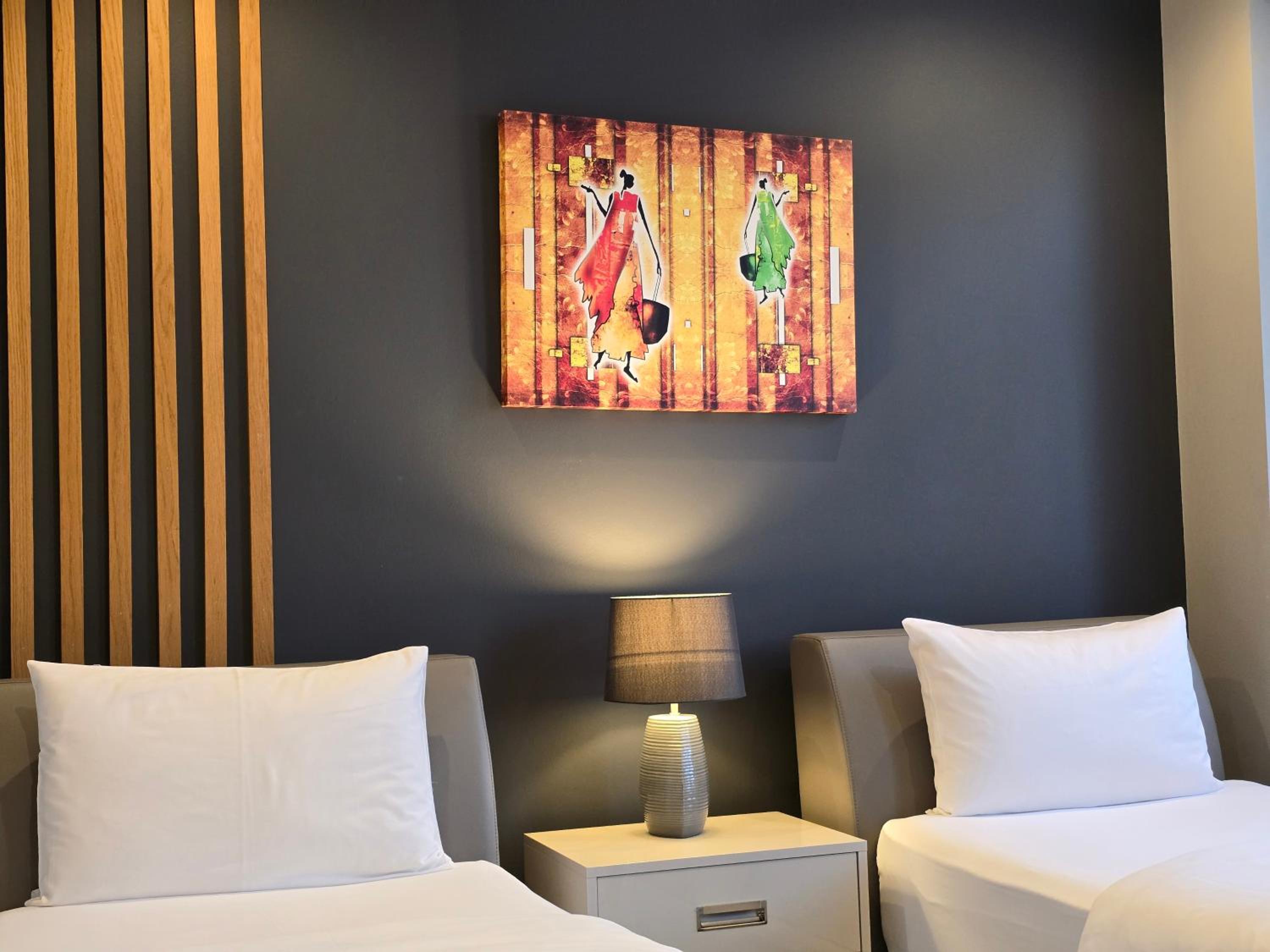 Standard Twin Room - Photo 4
