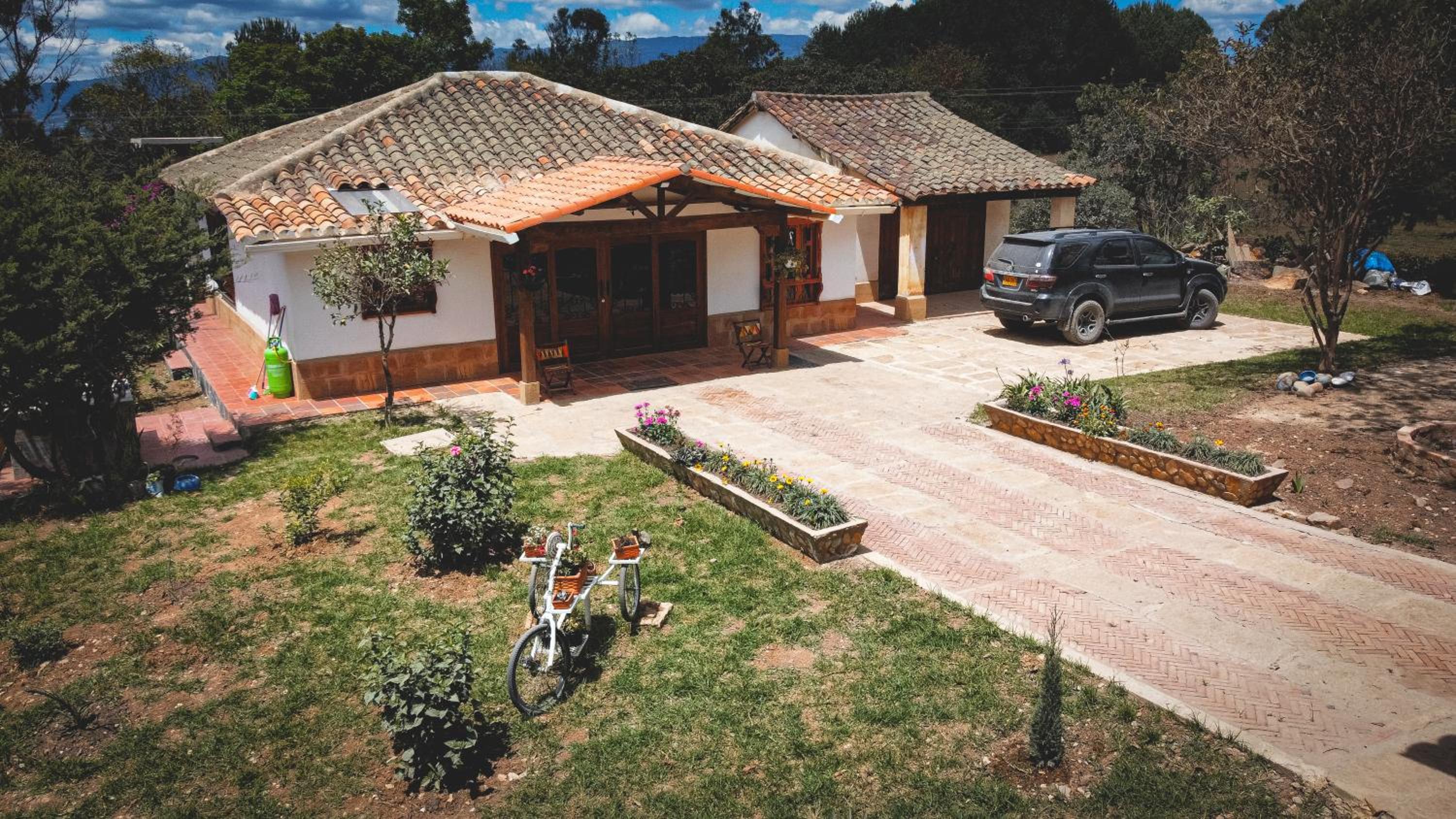 Three-Bedroom House photo 2