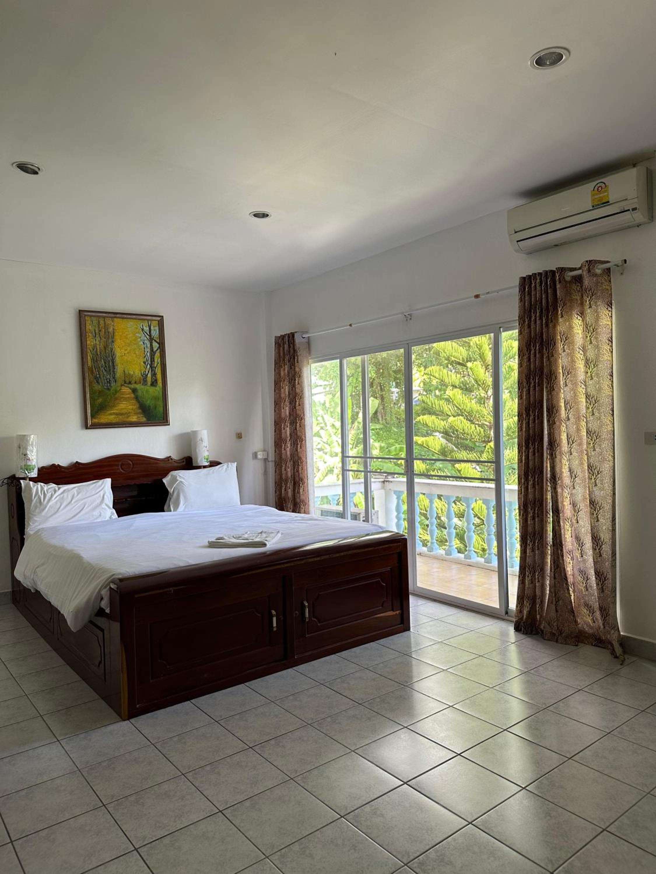 Two-Bedroom Suite - Photo 9