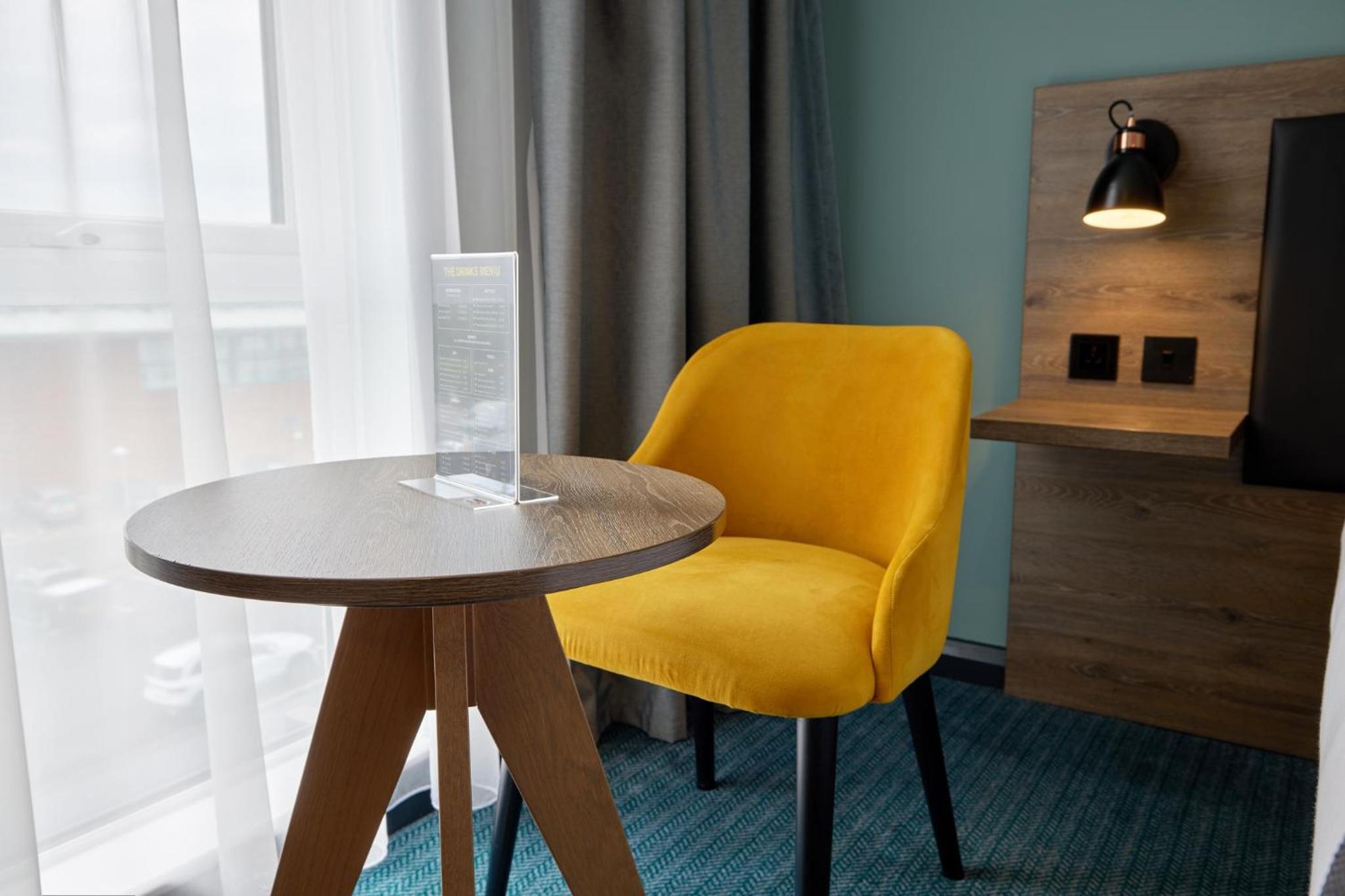 Standard Twin Room - Photo 3