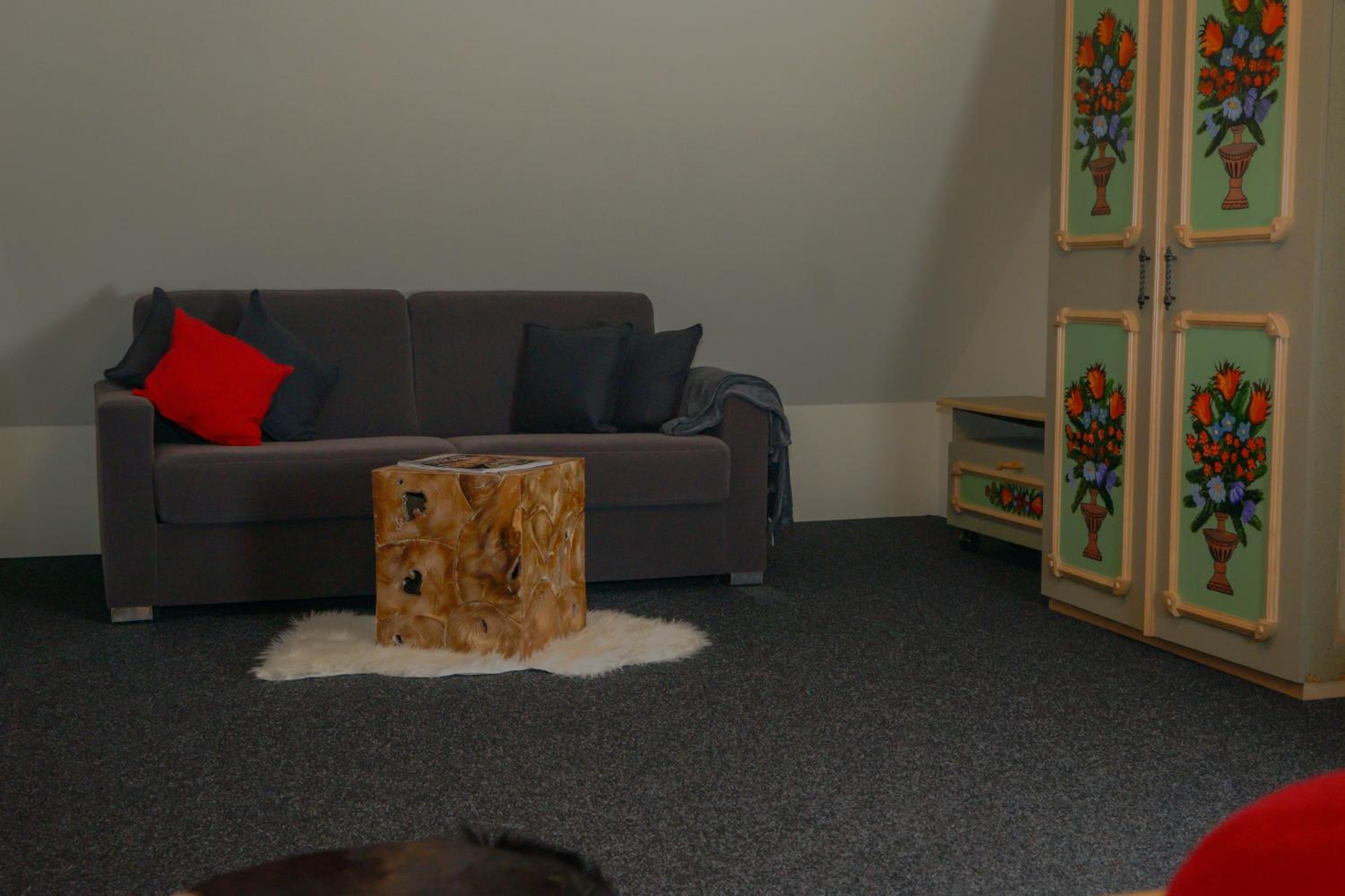 Three-Bedroom House photo 3