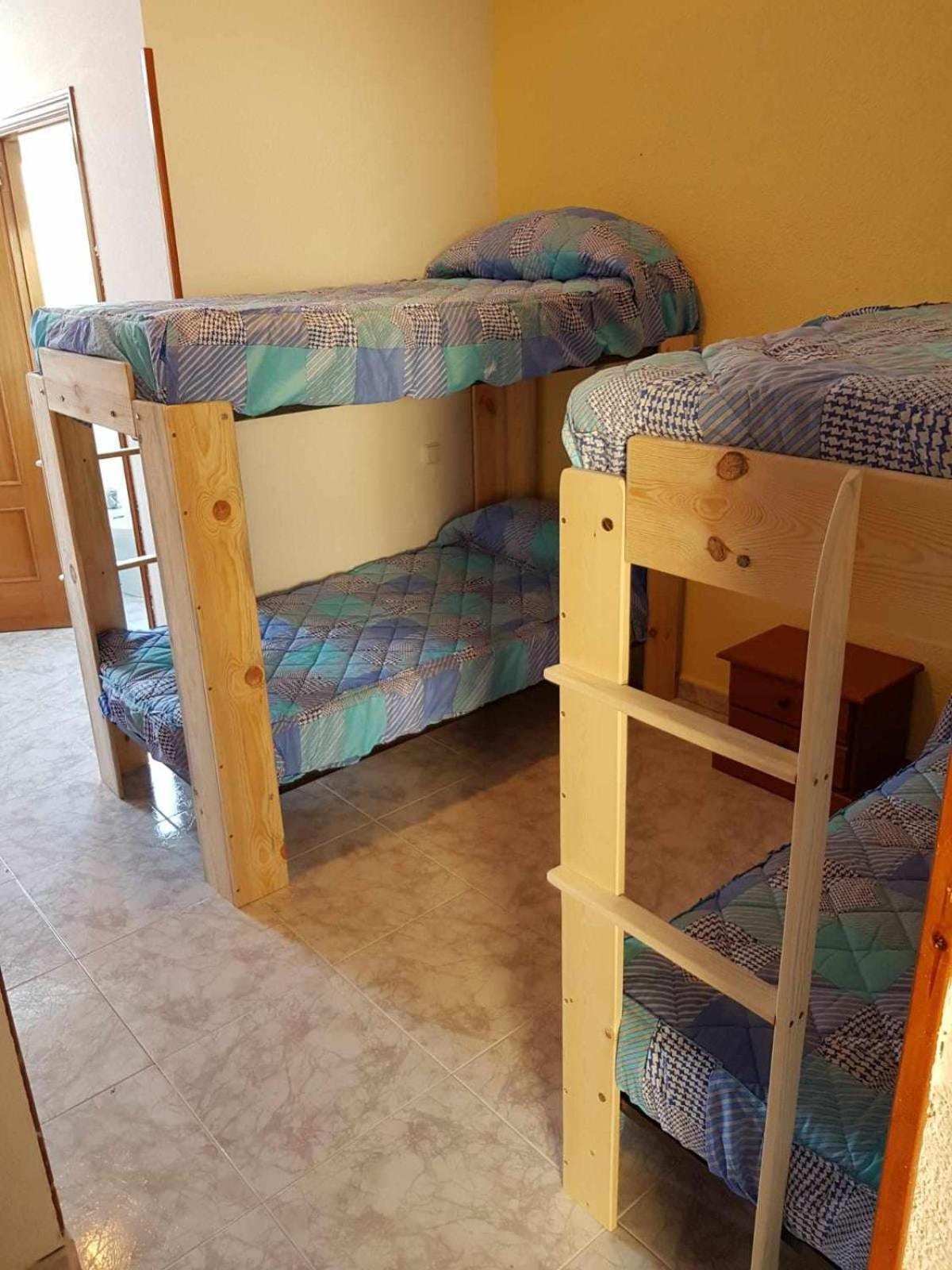 Quadruple Room with Bathroom - Photo 17