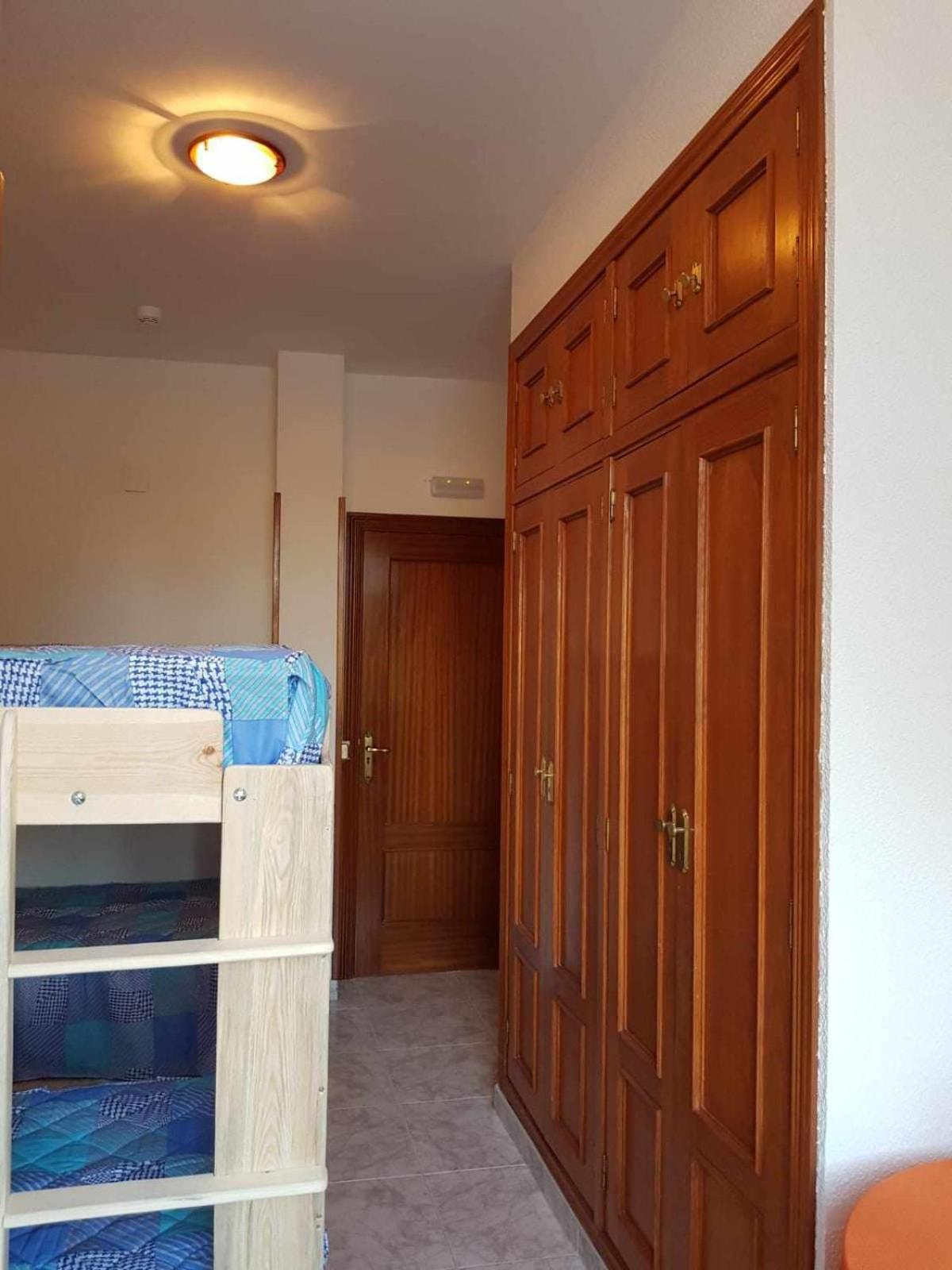 Quadruple Room with Bathroom - Photo 21