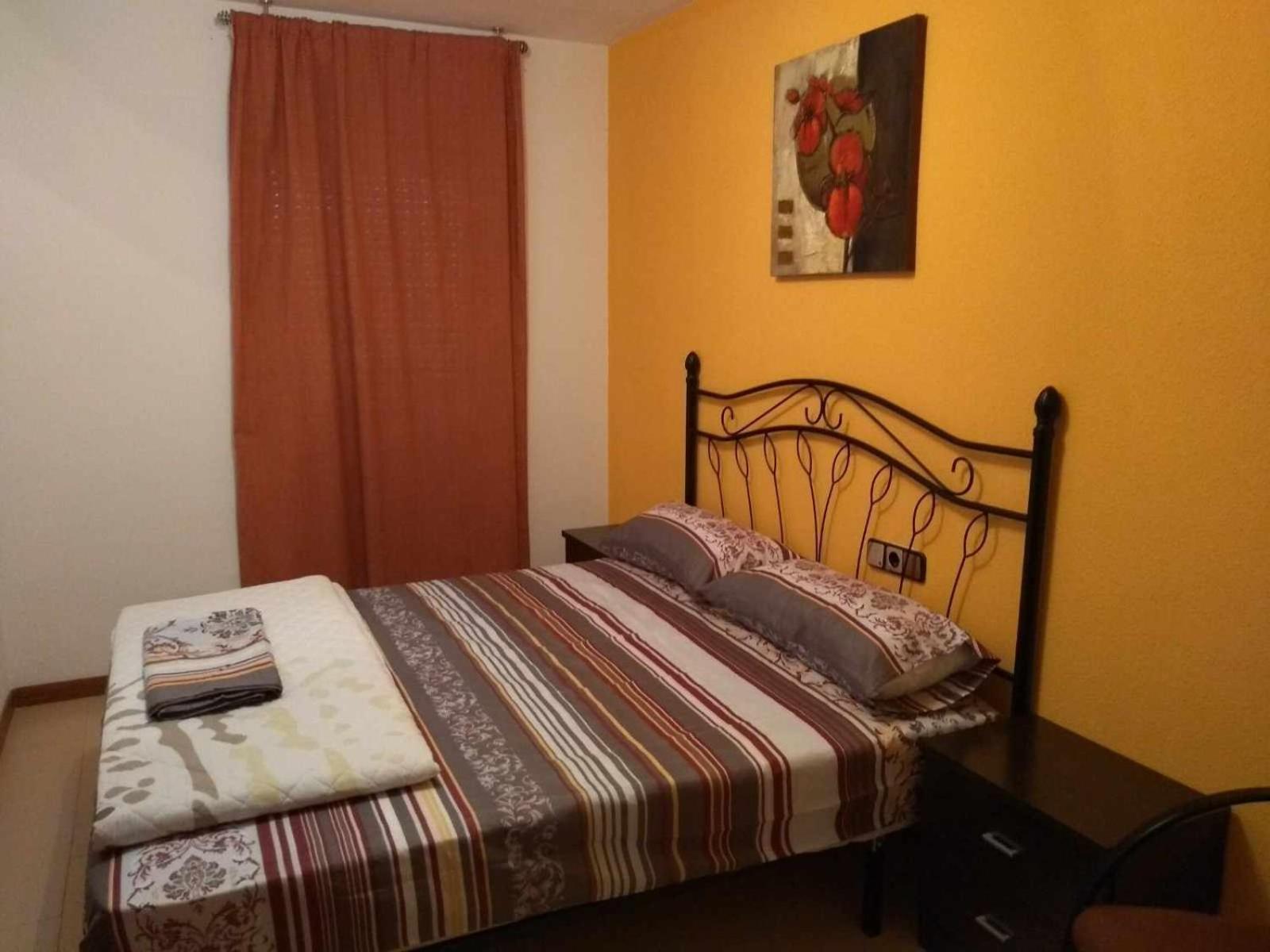 Double Room with Private Bathroom - Photo 19