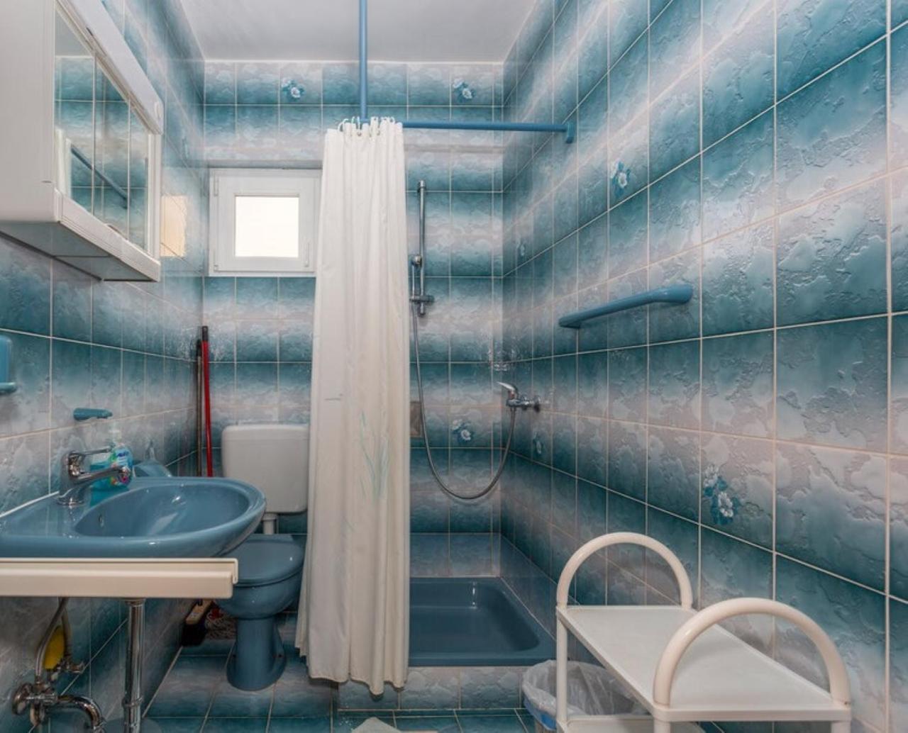 Double Room with Private Bathroom and Sea View - Photo 3