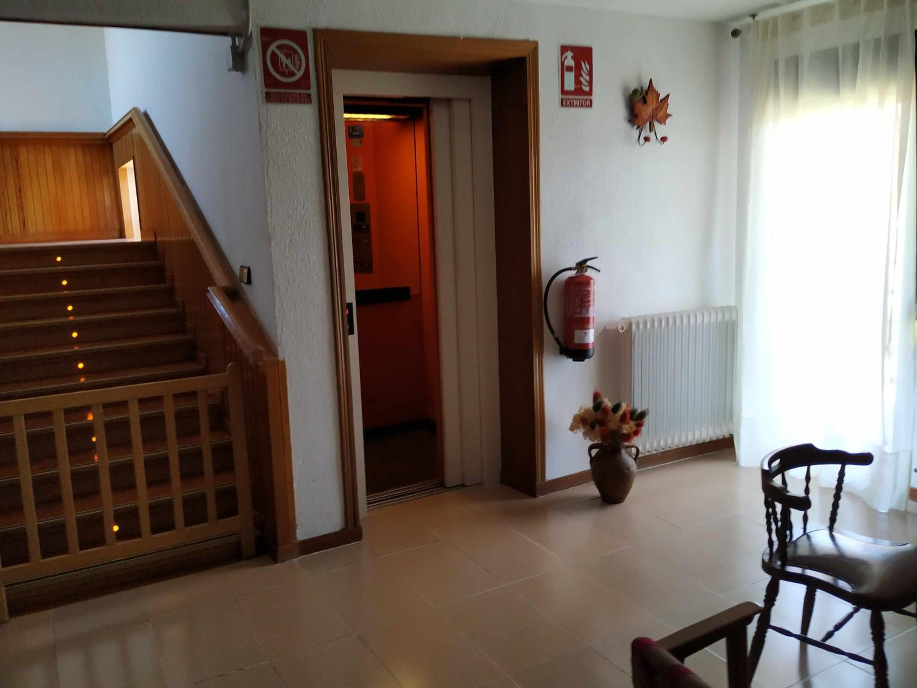 Family Room - Disability Access - Photo 18
