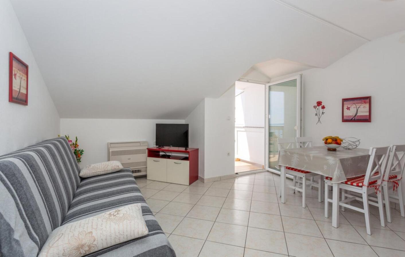 Two-Bedroom Apartment - Photo 5