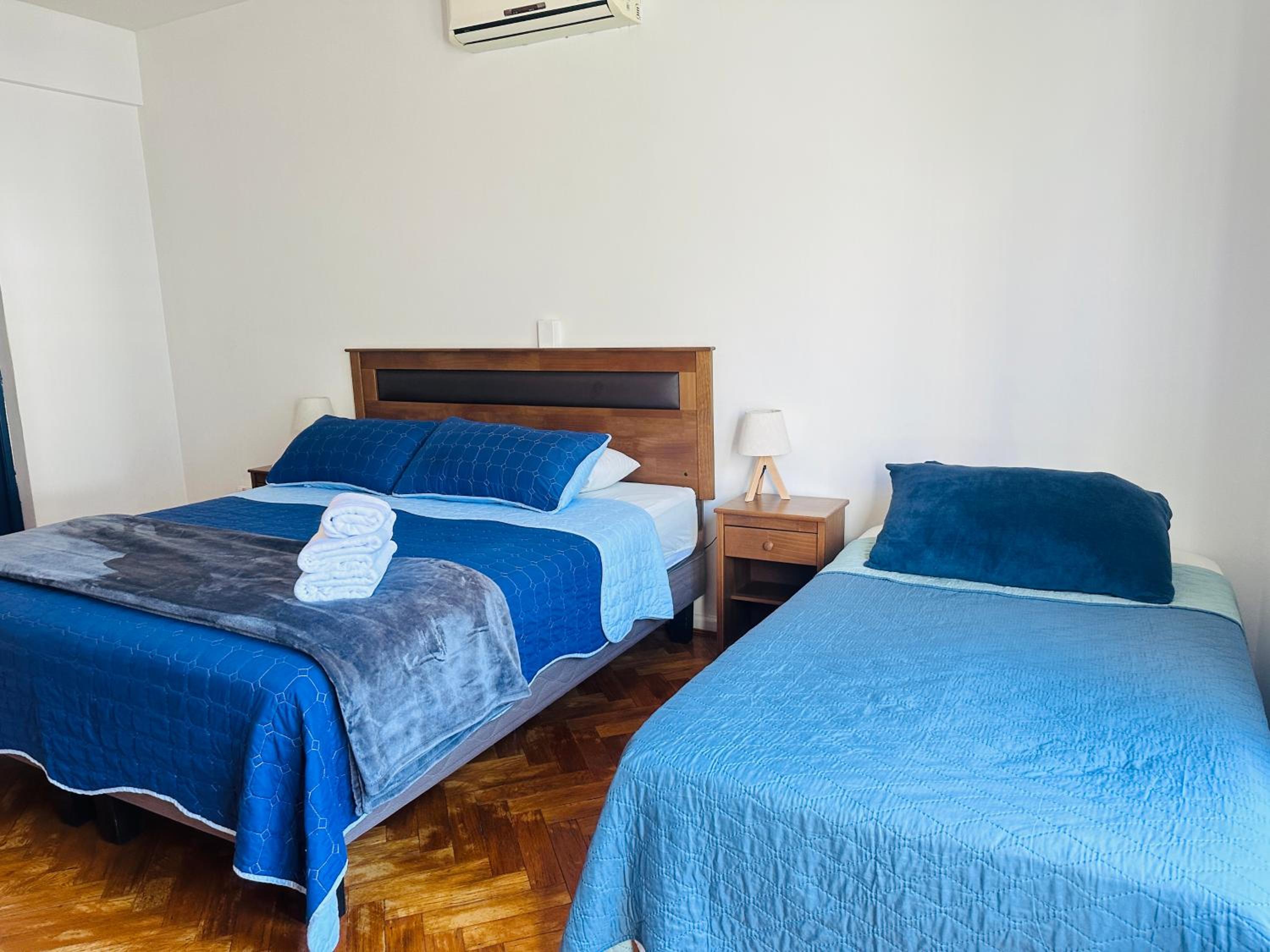Quadruple Room with Private Bathroom photo 2