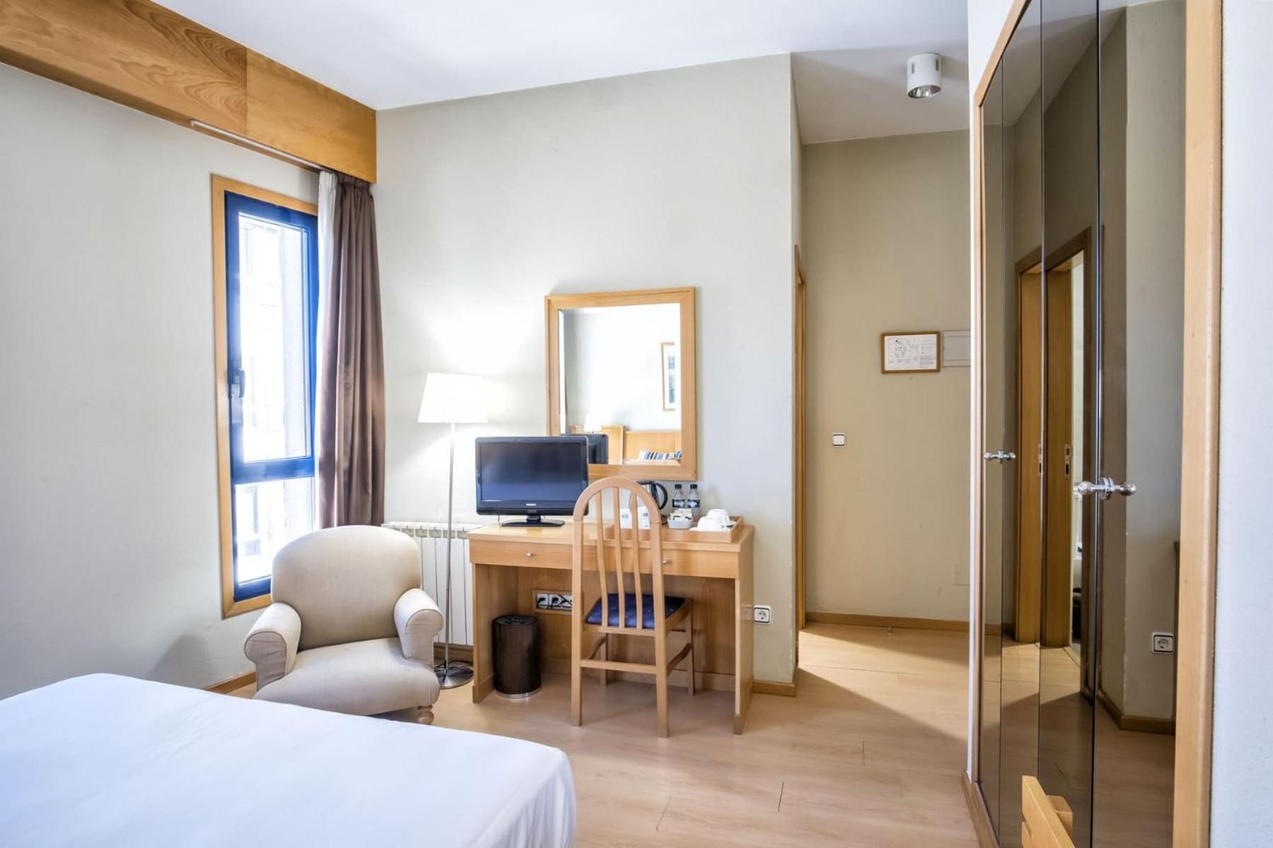 Single Room - Photo 3