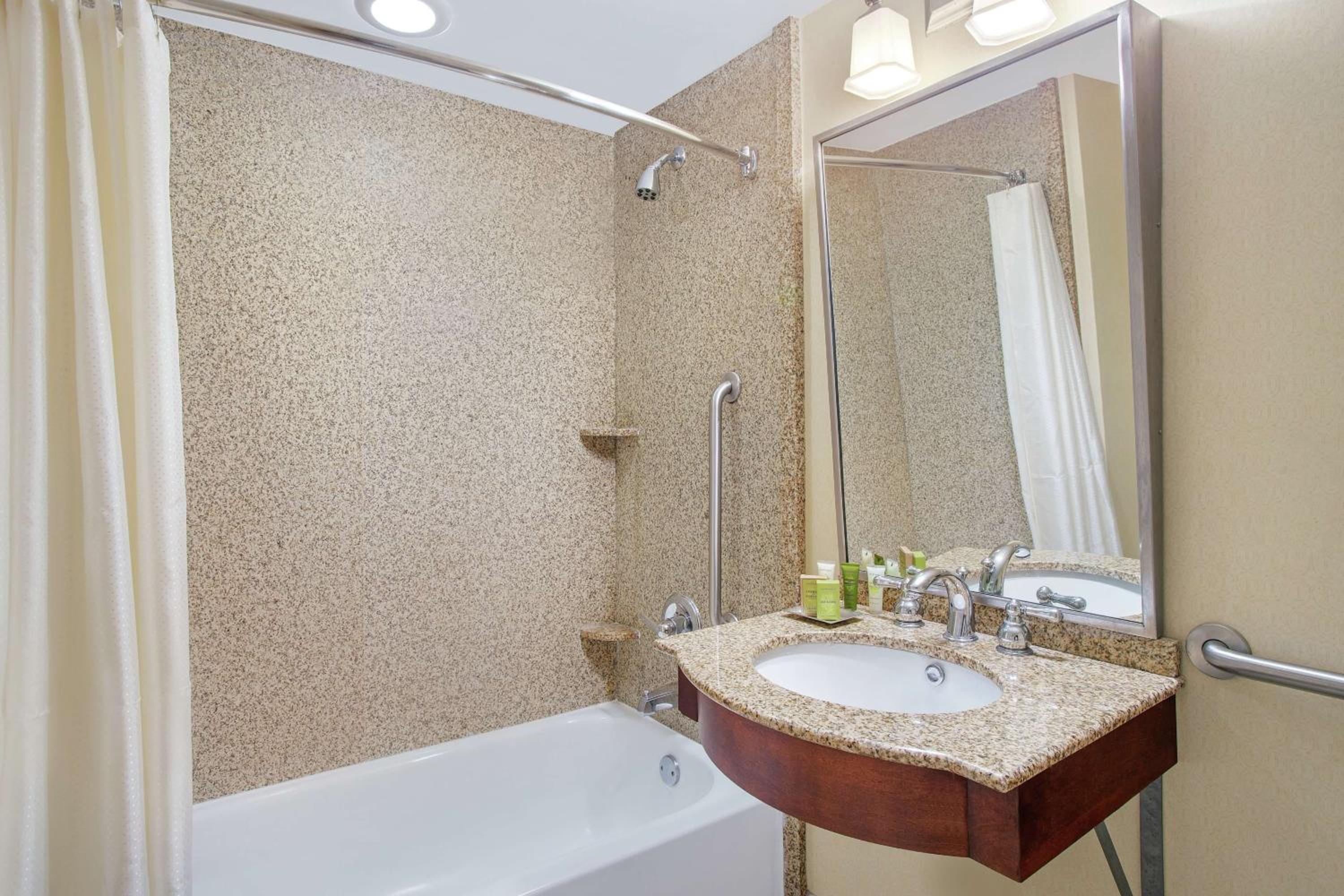 Queen Room with Two Queen Beds and Bath Tub - Mobility Accessible - Photo 3