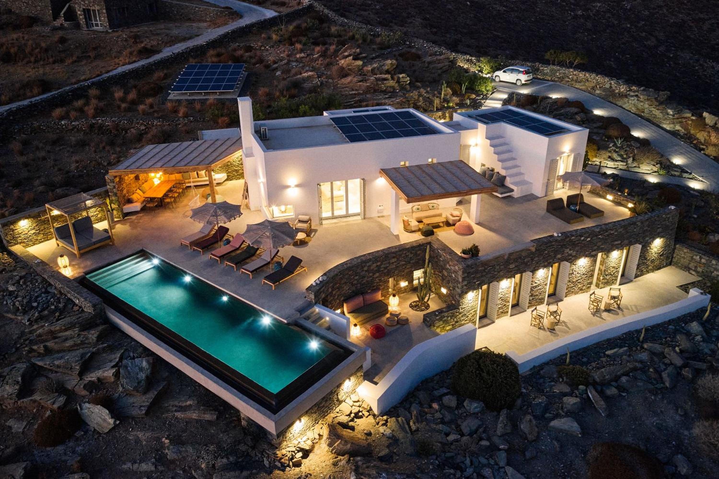 Villa photo 3