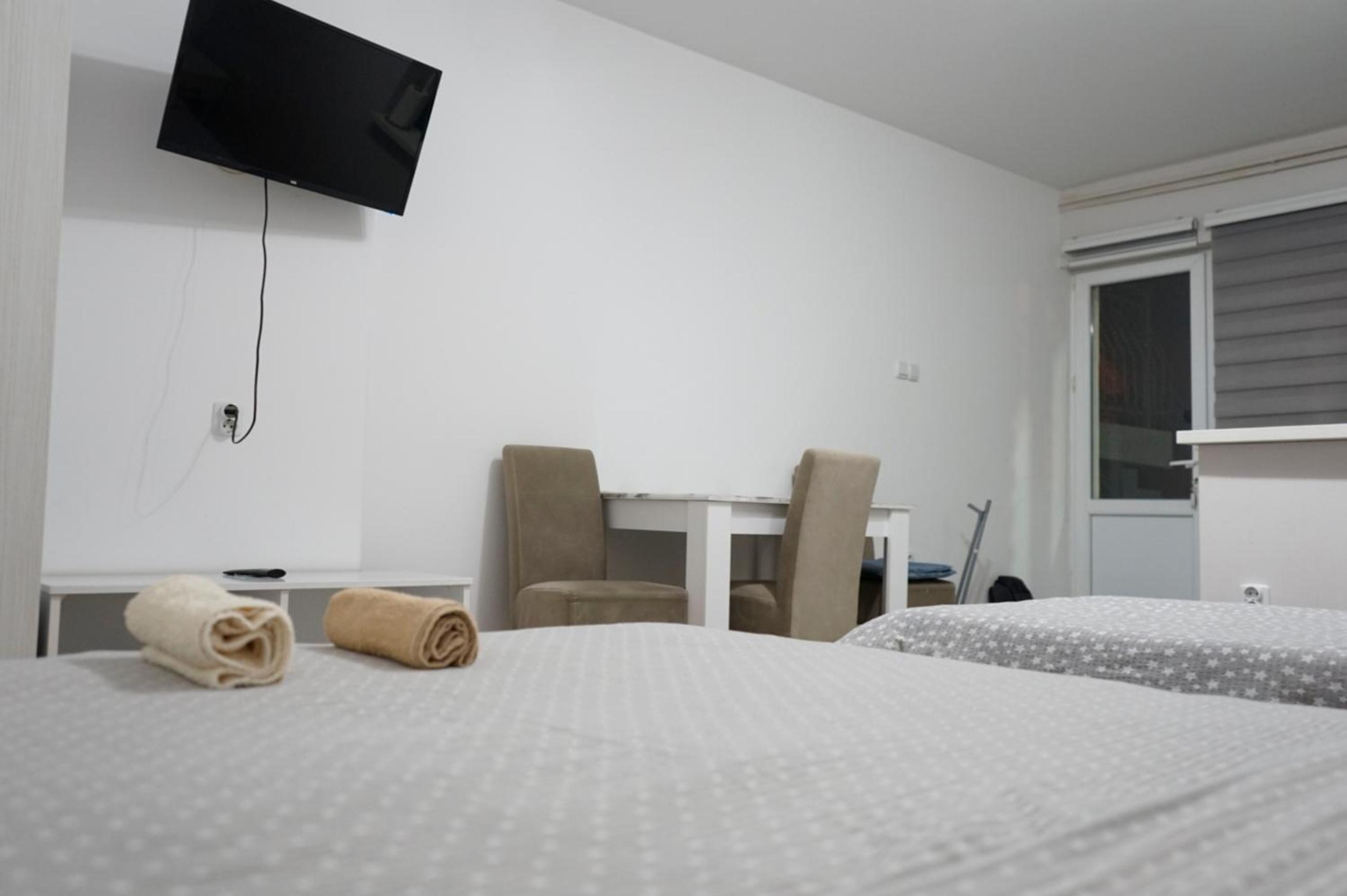 One-Bedroom Apartment photo 3