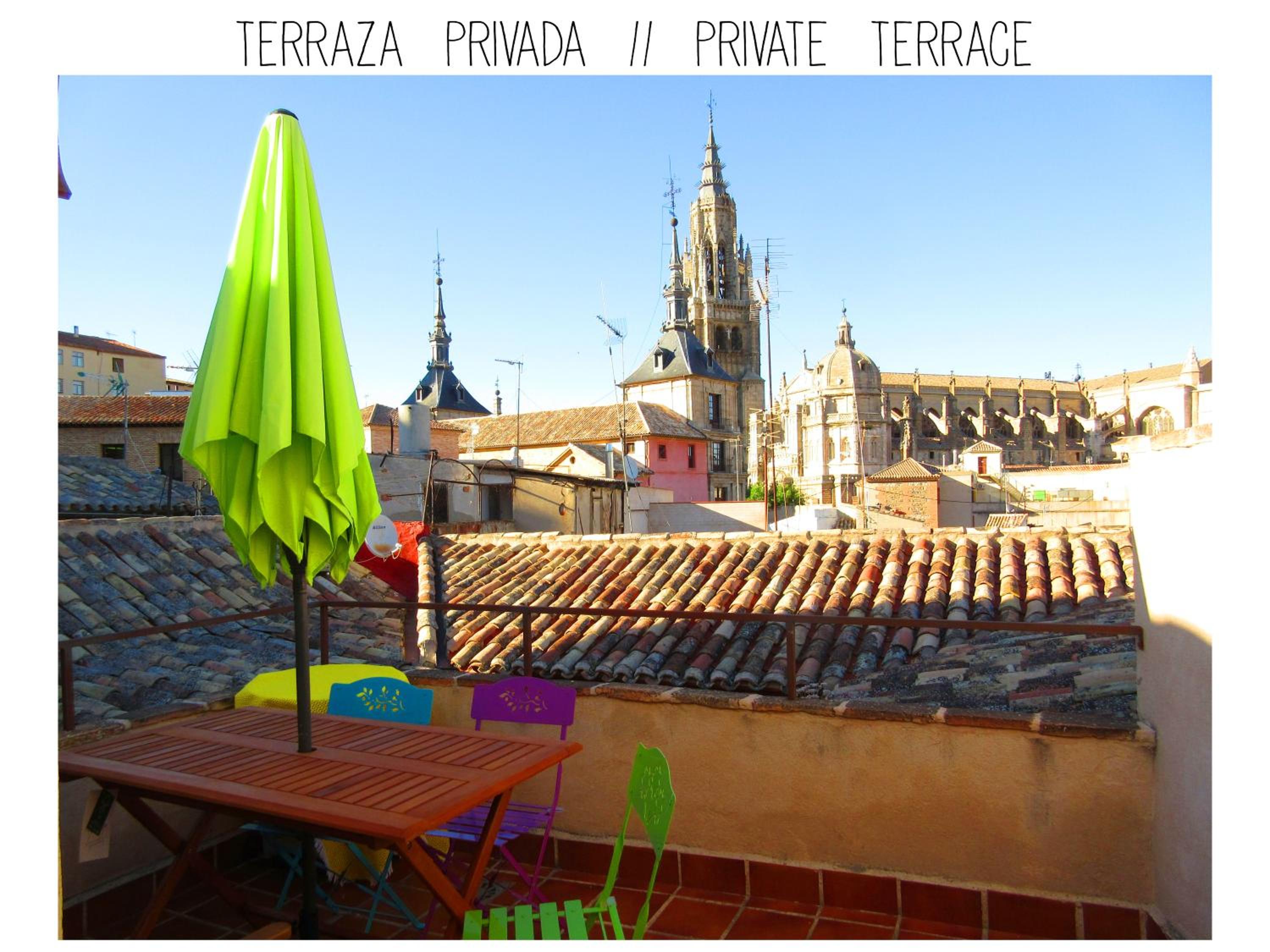 Apartment with Terrace - Photo 32