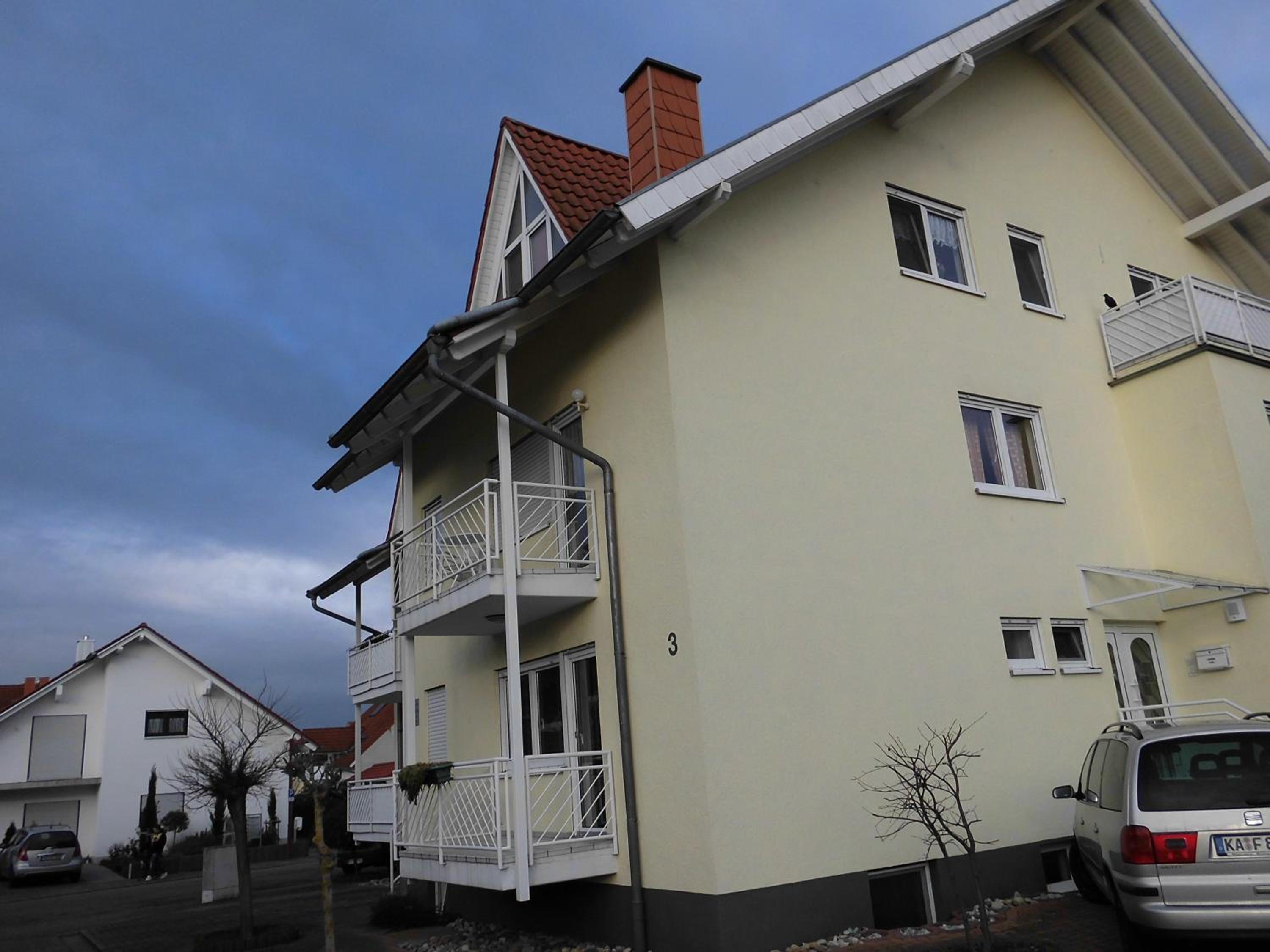 Apartment with Balcony - Photo 8
