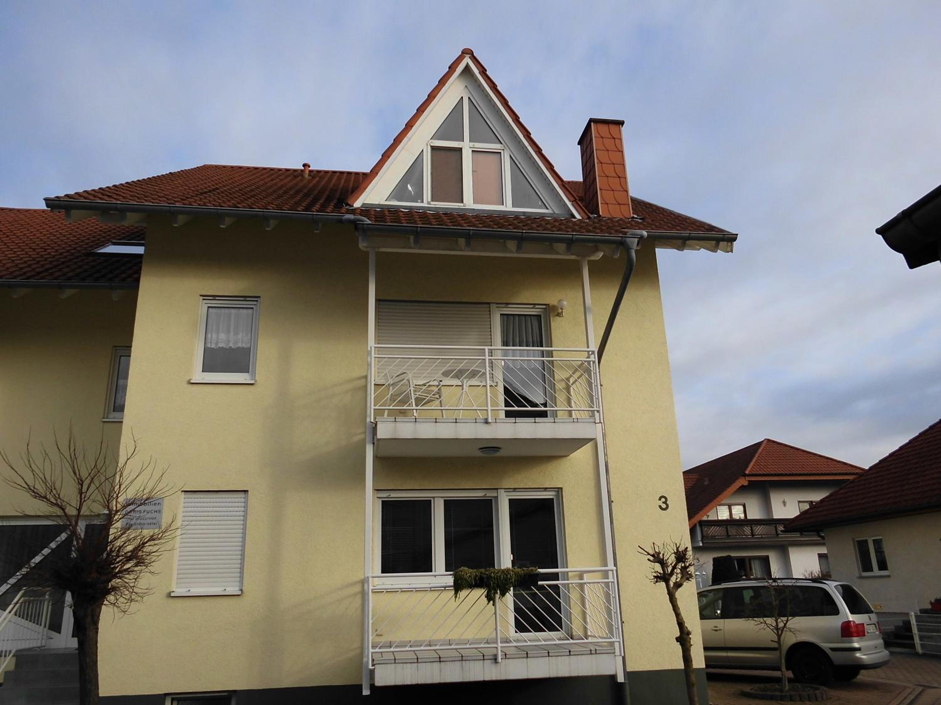 Apartment with Balcony - Photo 6