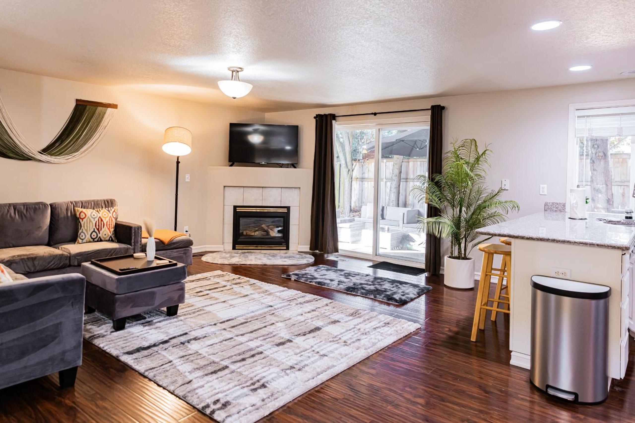 Four-Bedroom House photo 1