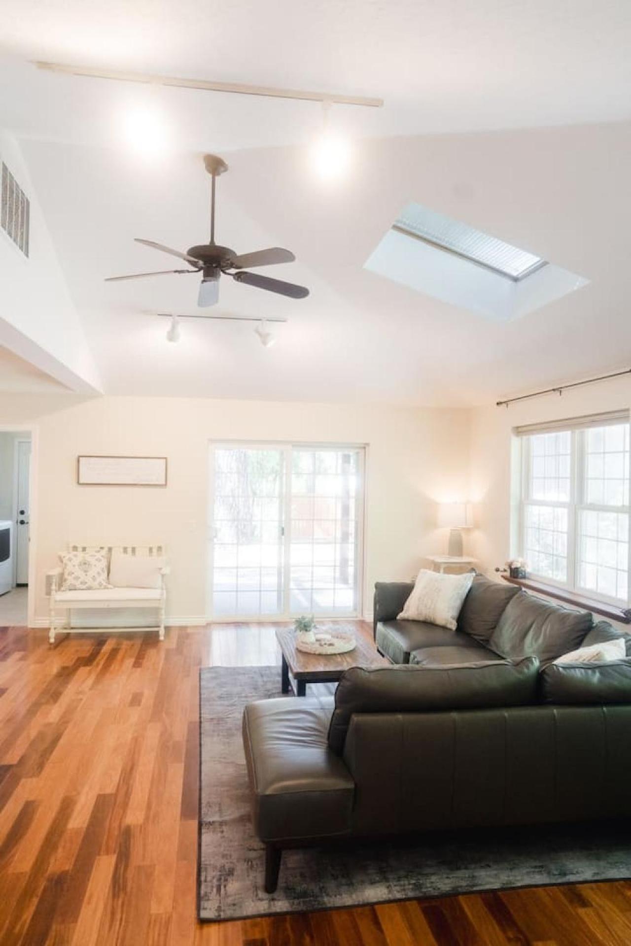 Three-Bedroom Vacation Home  photo 2