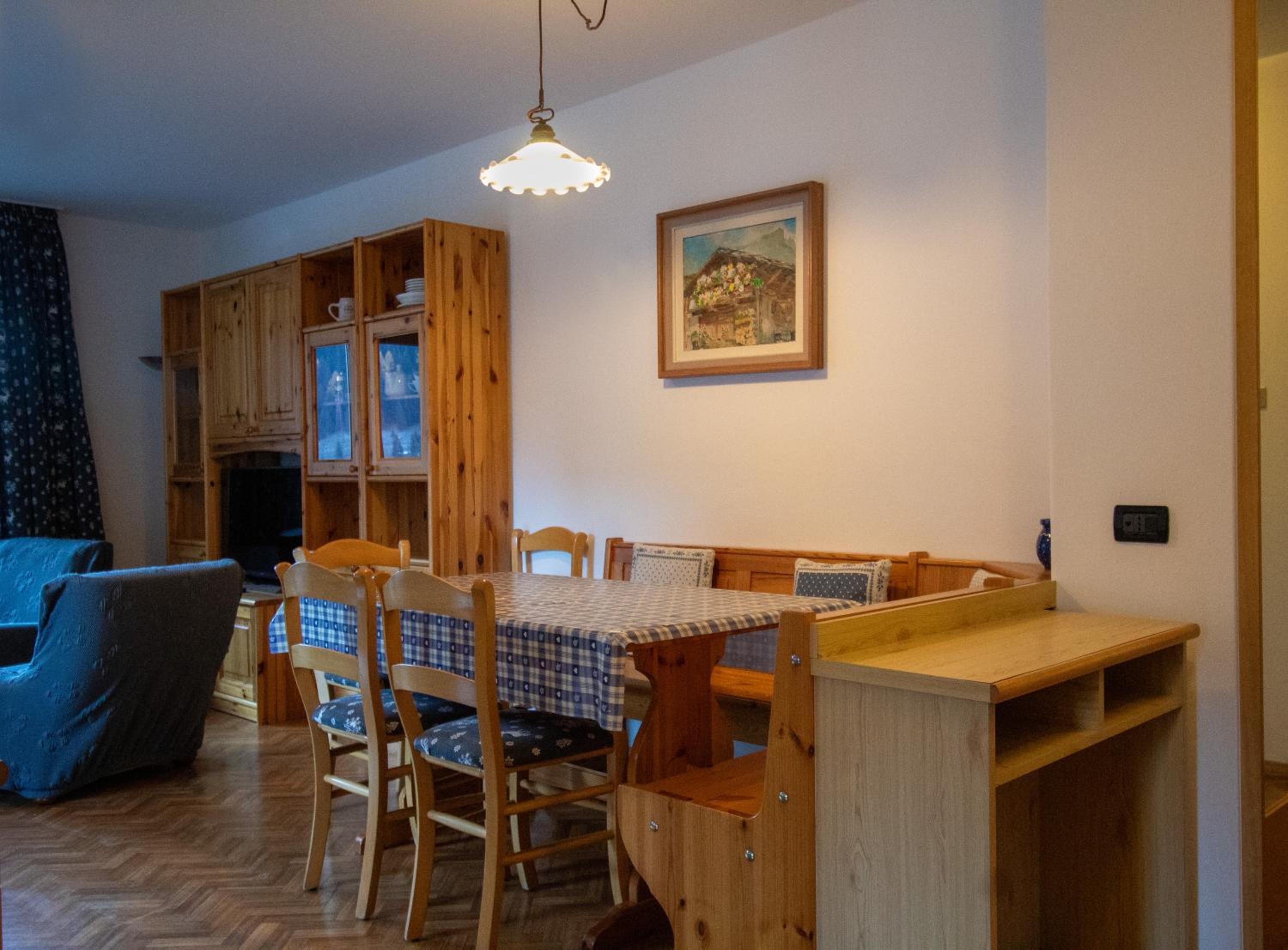Three-Bedroom Apartment with Mountain View photo 3