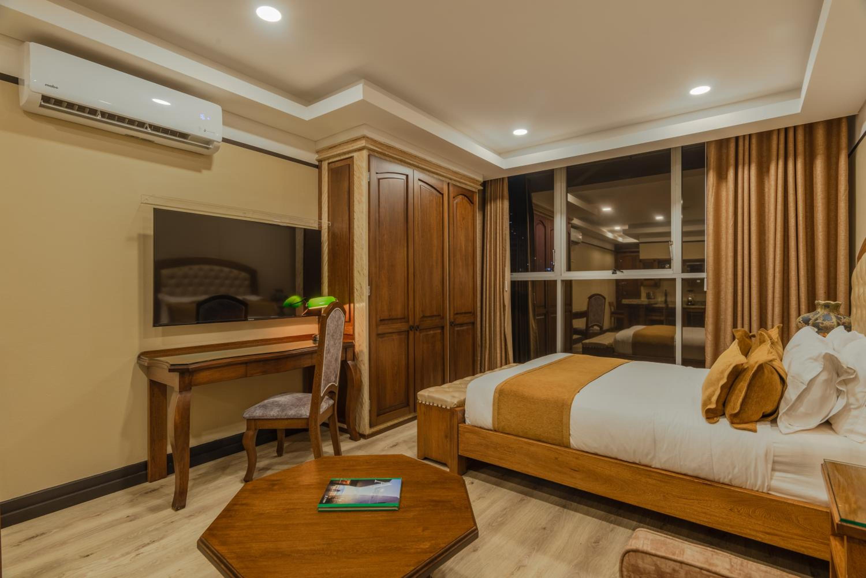 Executive Suite photo 1
