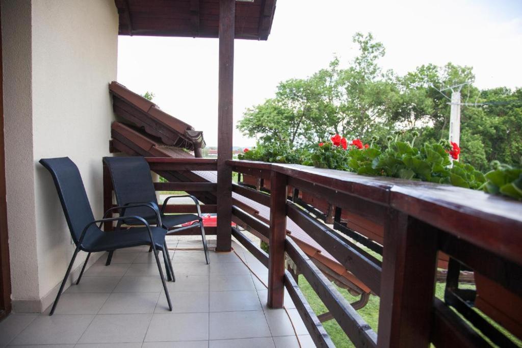 Triple Room with Balcony - Photo 6