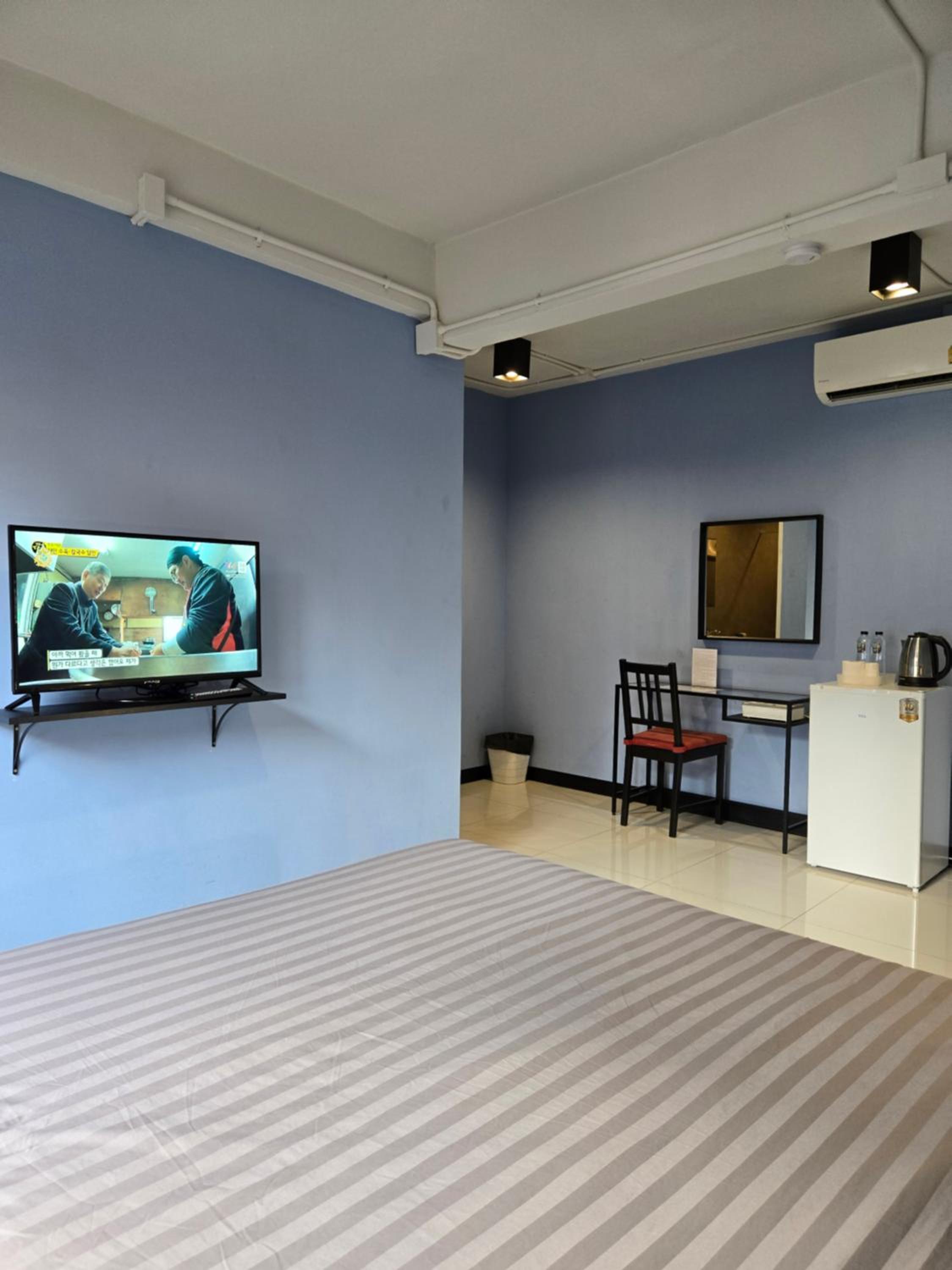 Budget Double Room photo 2