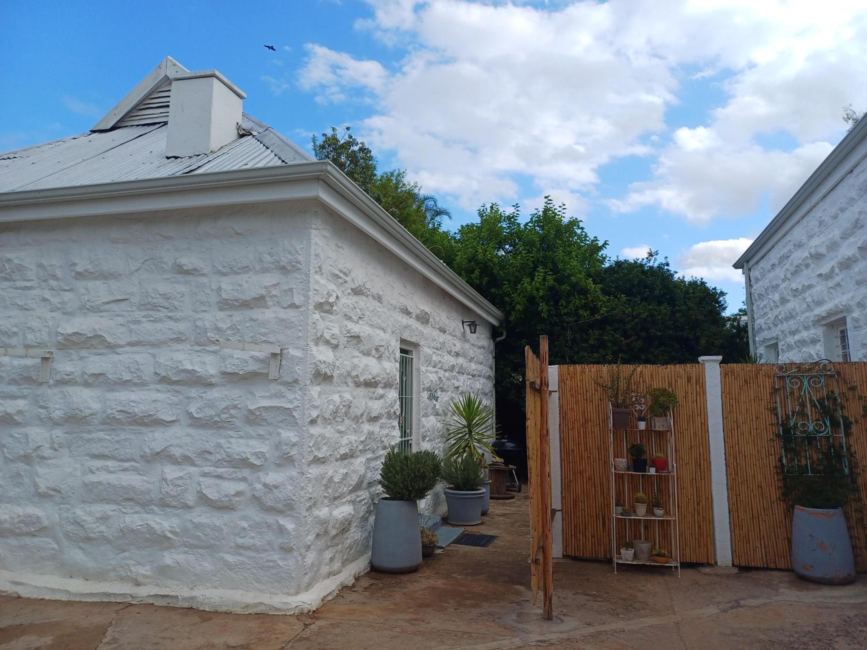 Double Room with Patio - Photo 12