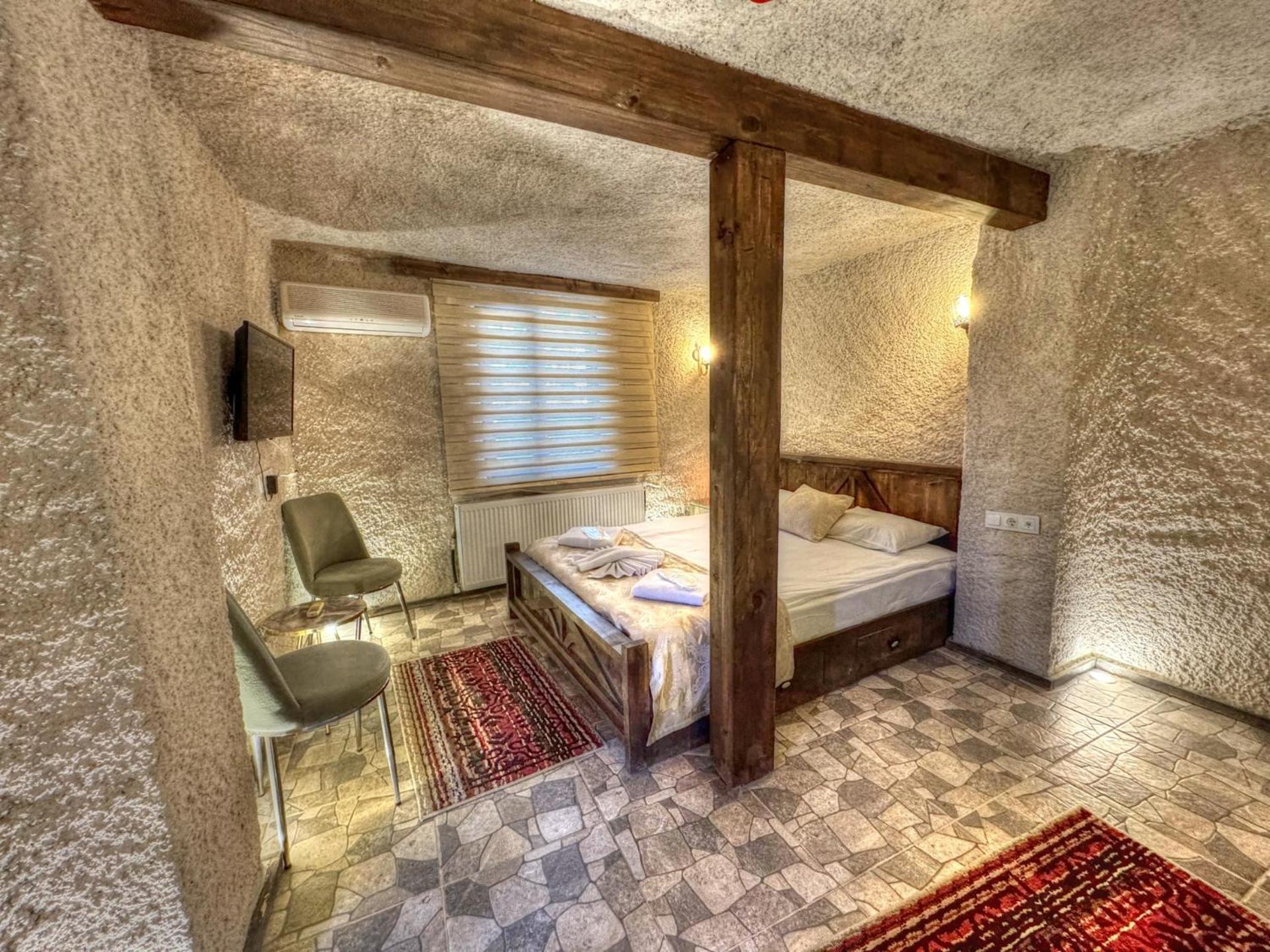 Double Room - Photo 3