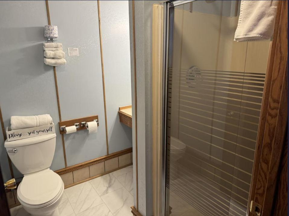 Deluxe King Room - Photo 4