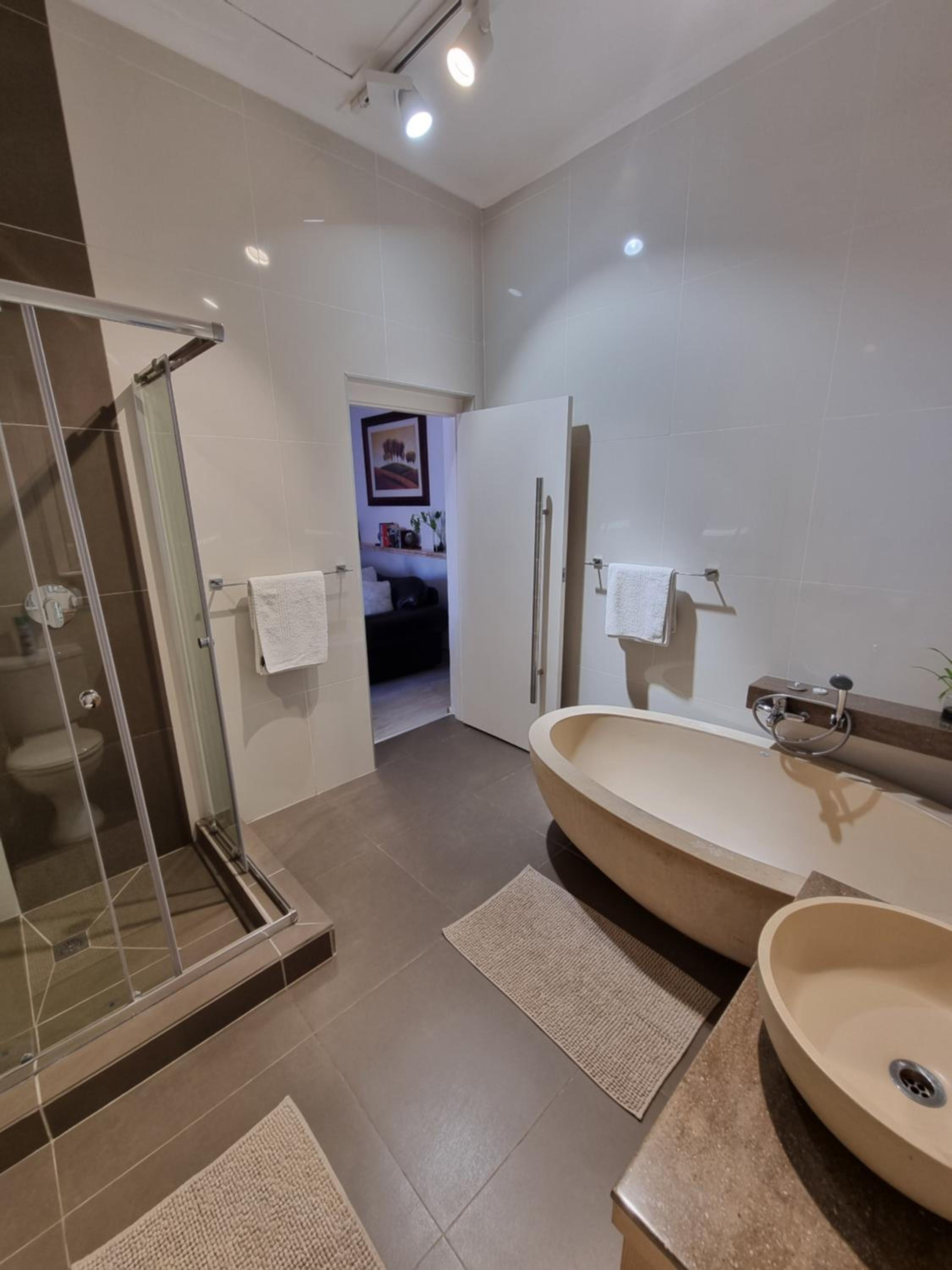 One-Bedroom Apartment - Photo 20