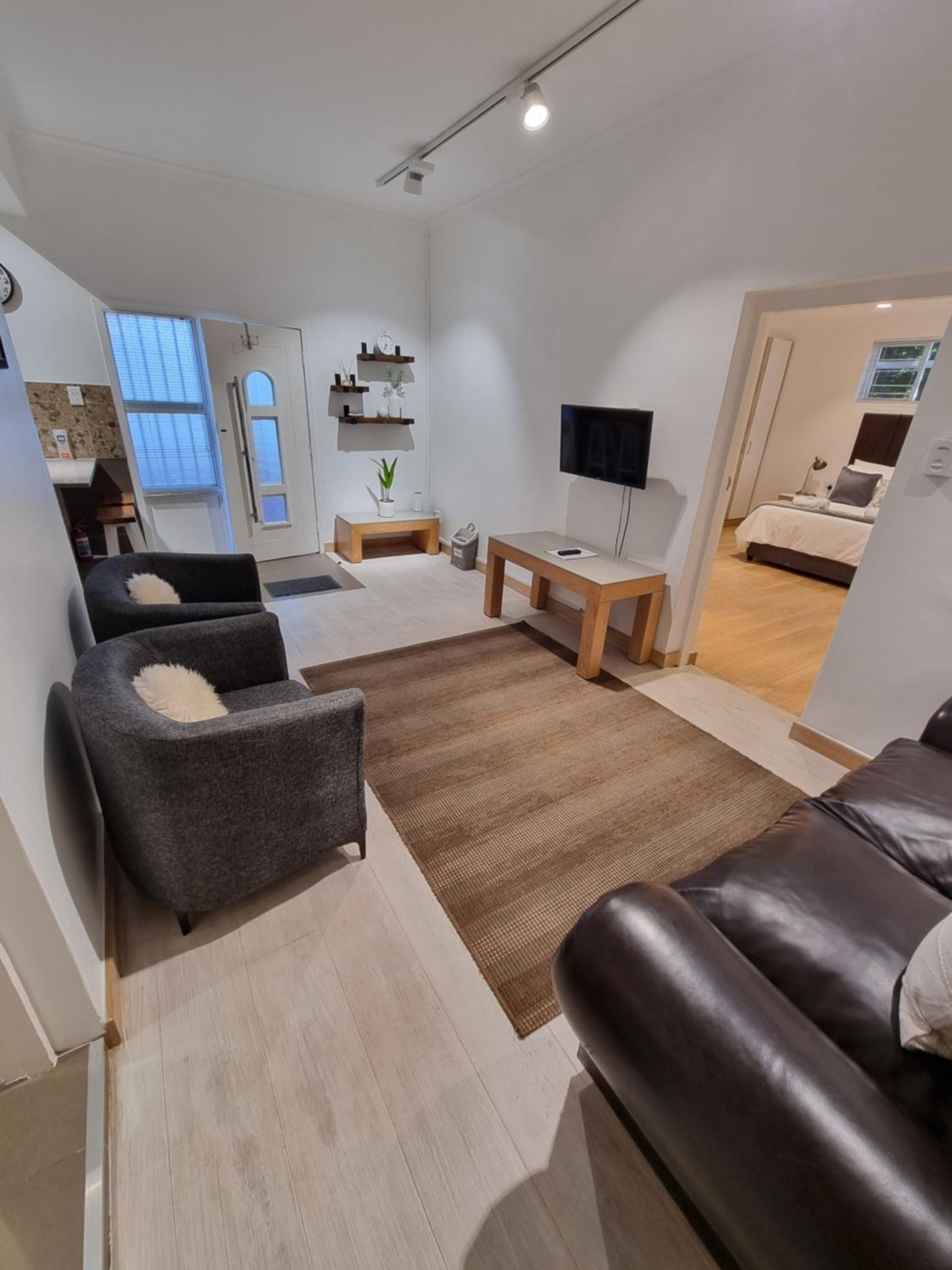 One-Bedroom Apartment - Photo 12