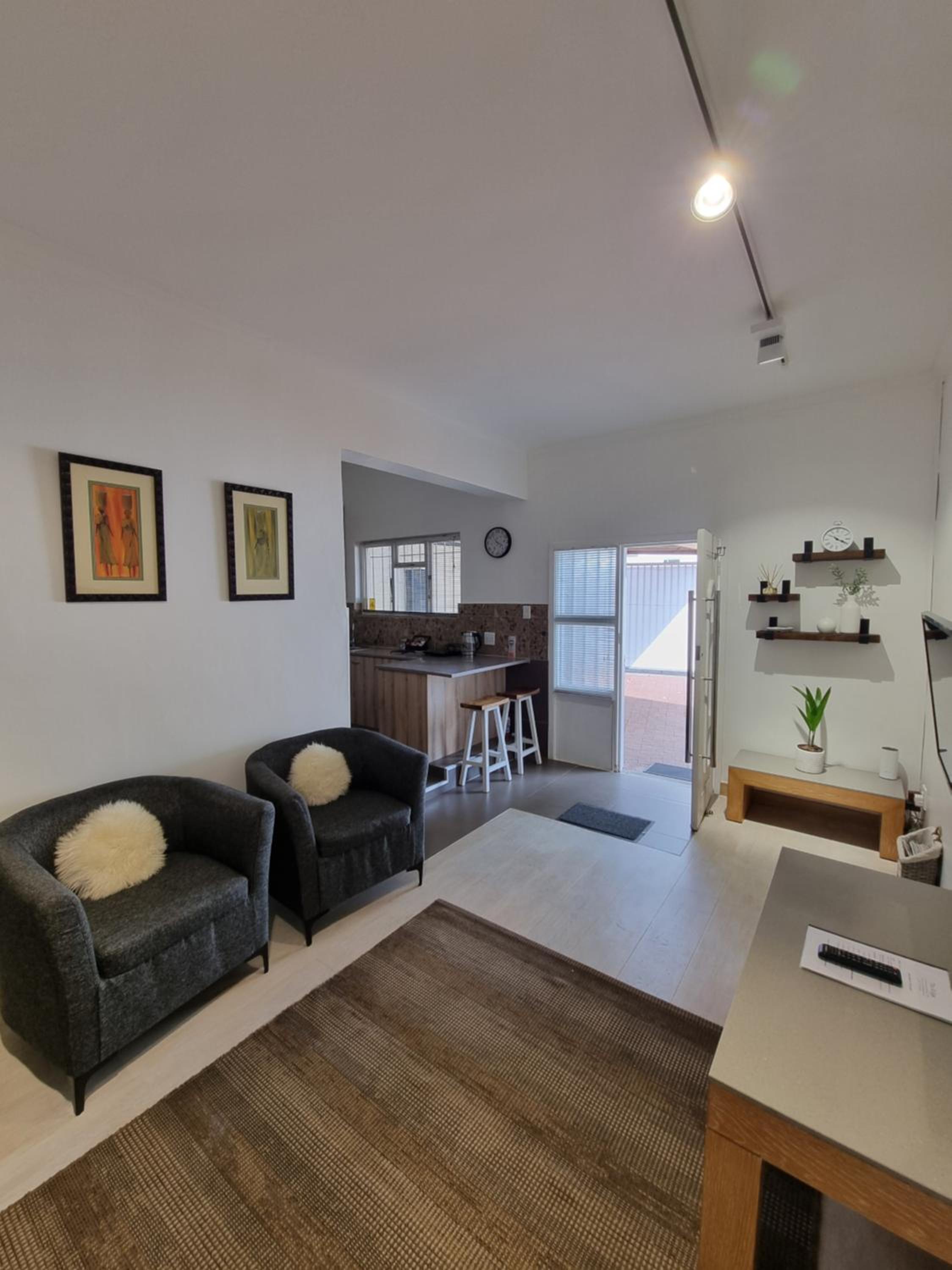 One-Bedroom Apartment - Photo 13