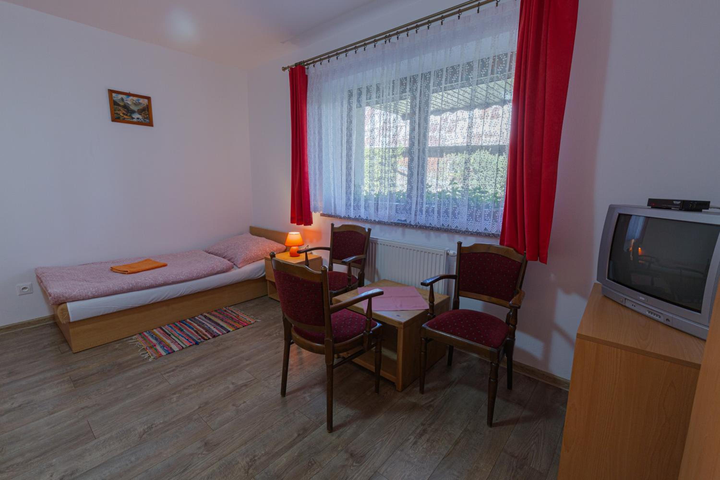 Triple Room photo 2