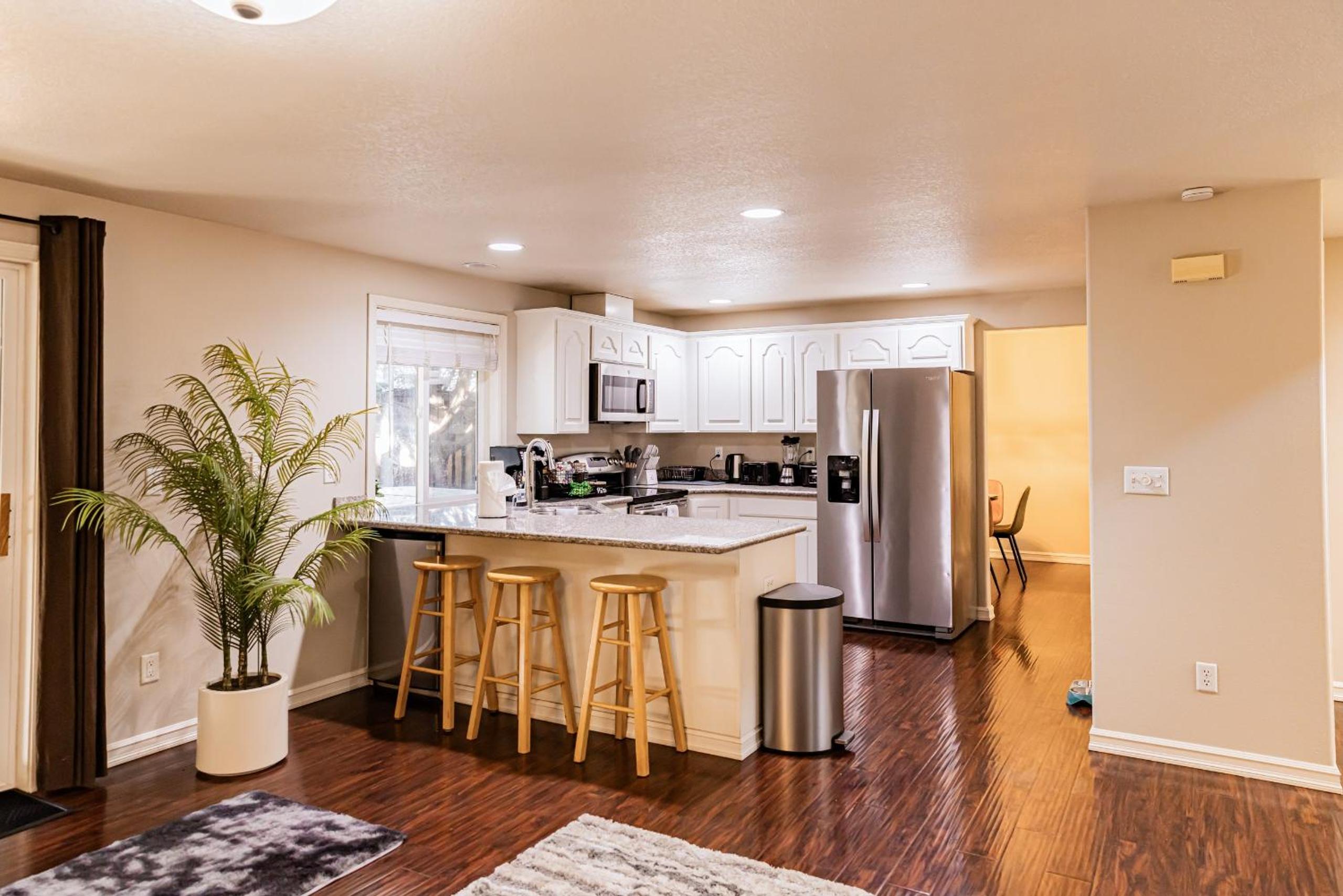 Two-Bedroom House photo 2