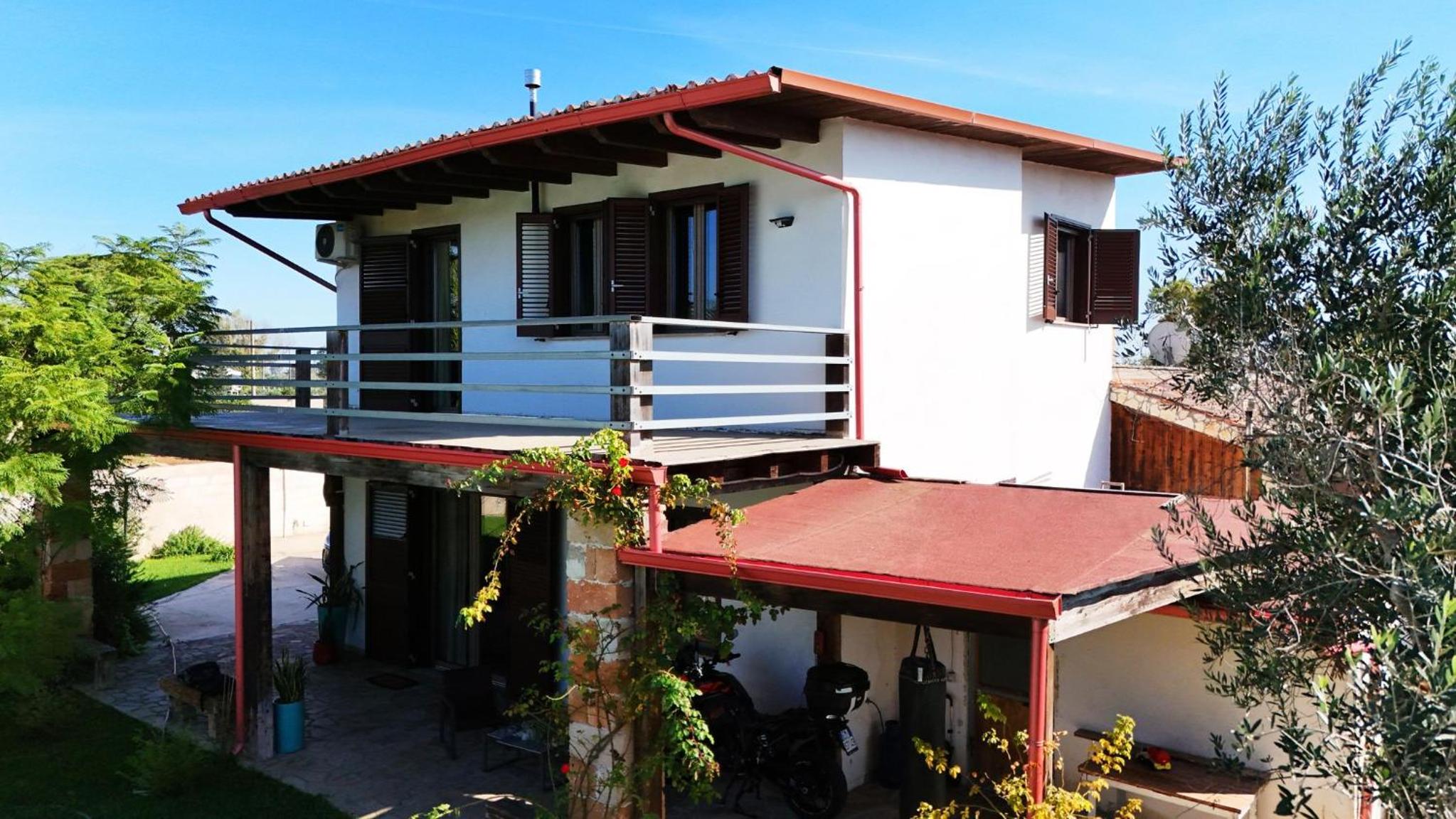 Two-Bedroom House photo 2
