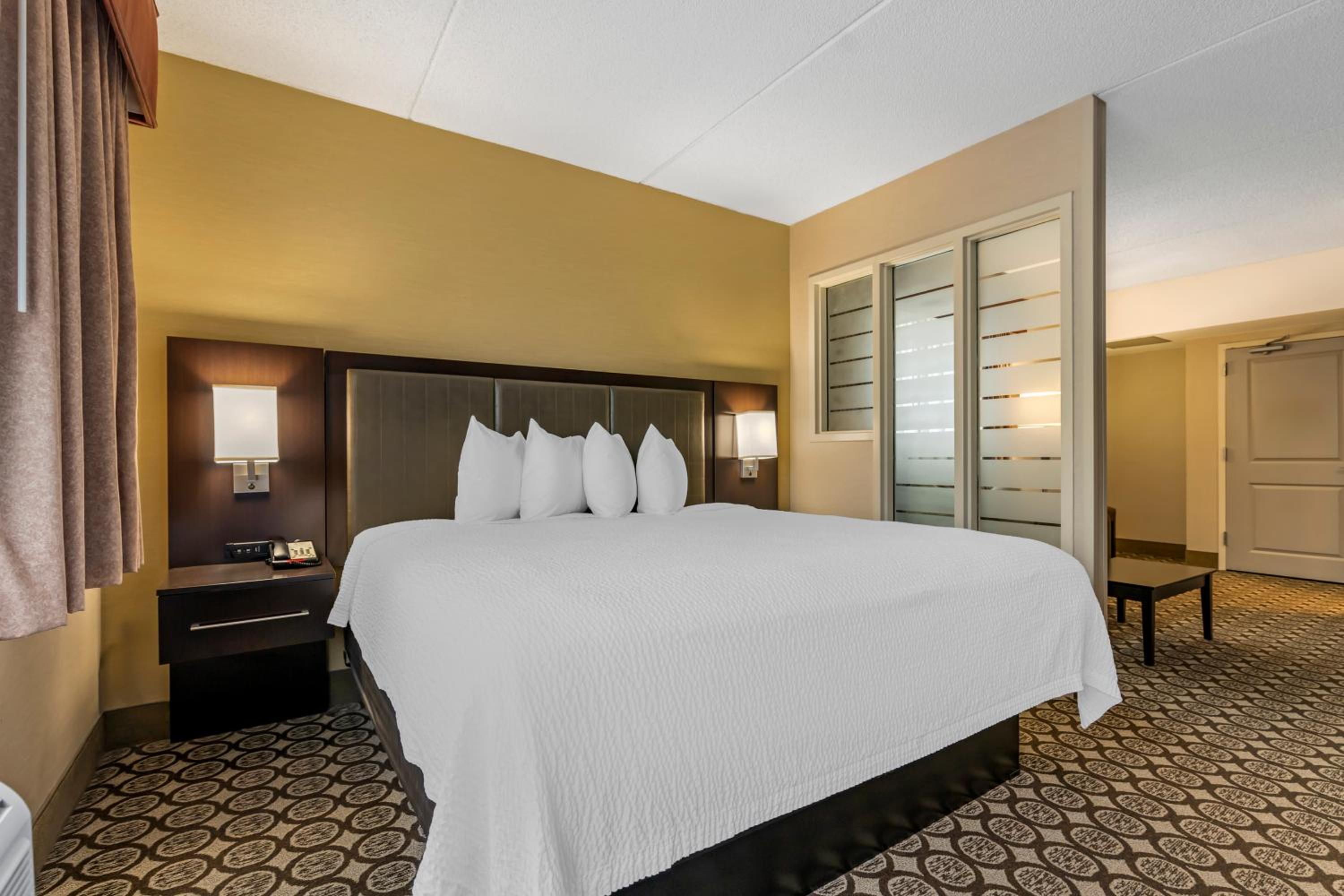 Deluxe King Room
