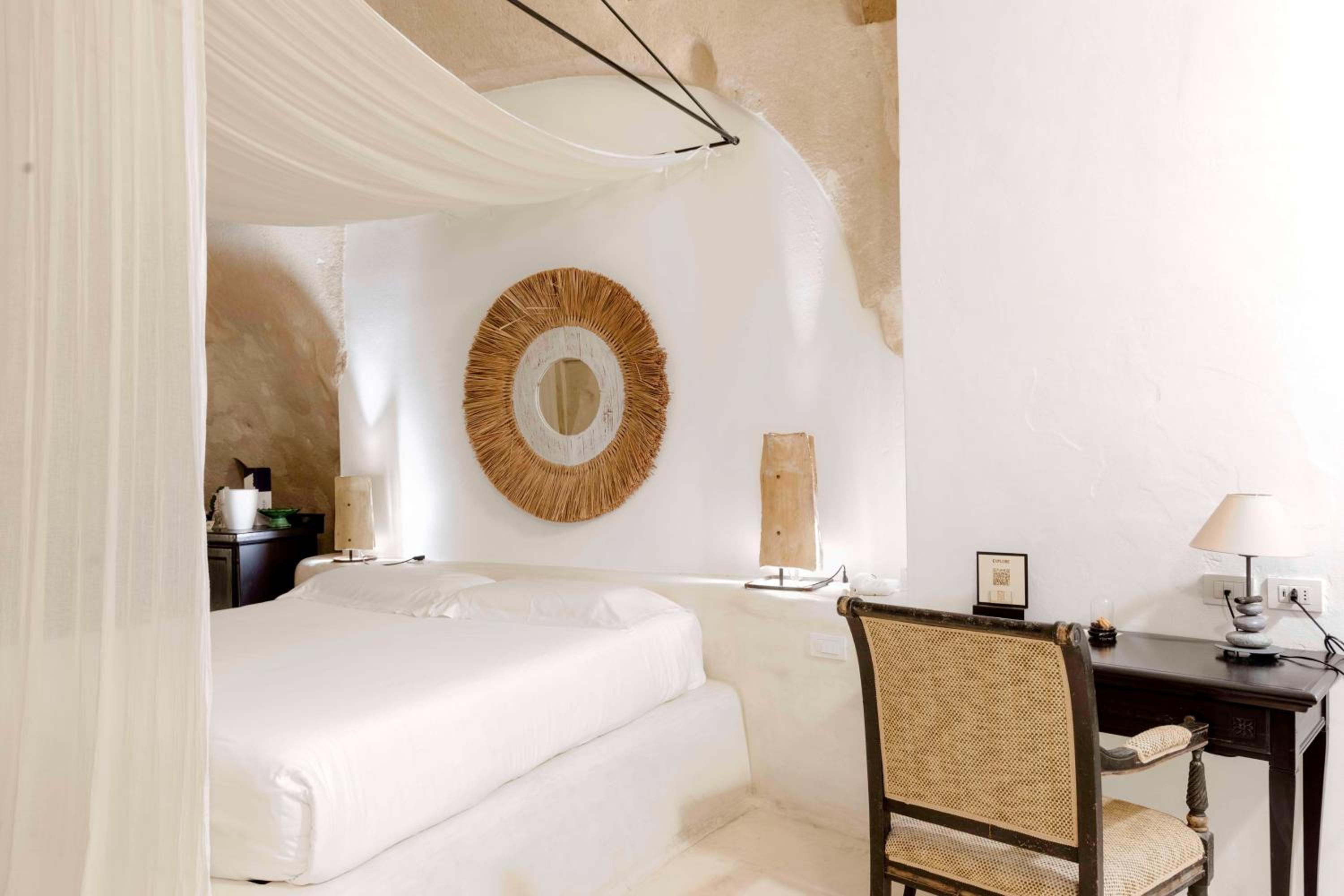 Large Double Room with city view - Cave - Photo 2