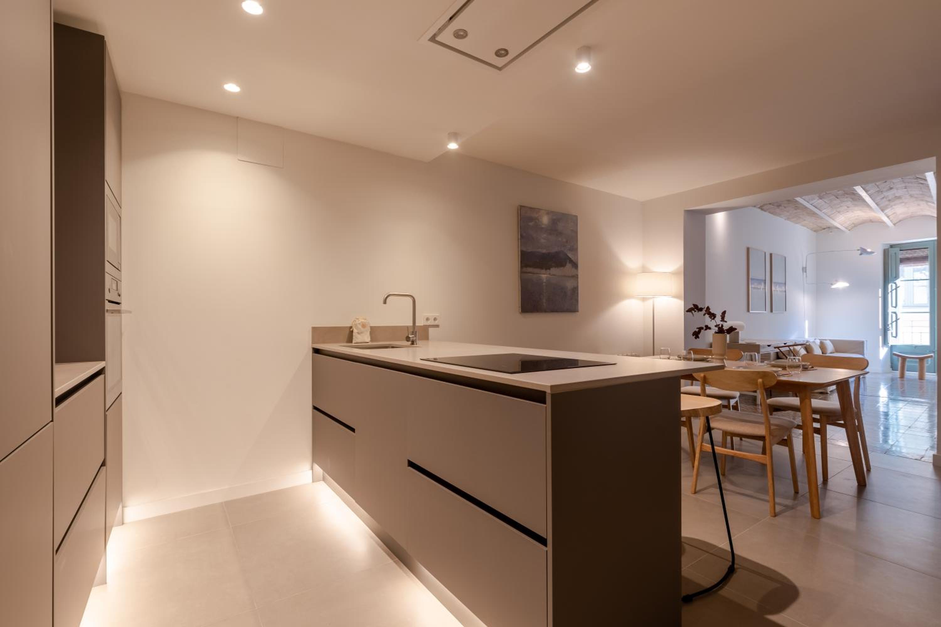 Three-Bedroom Deluxe Apartment photo 2
