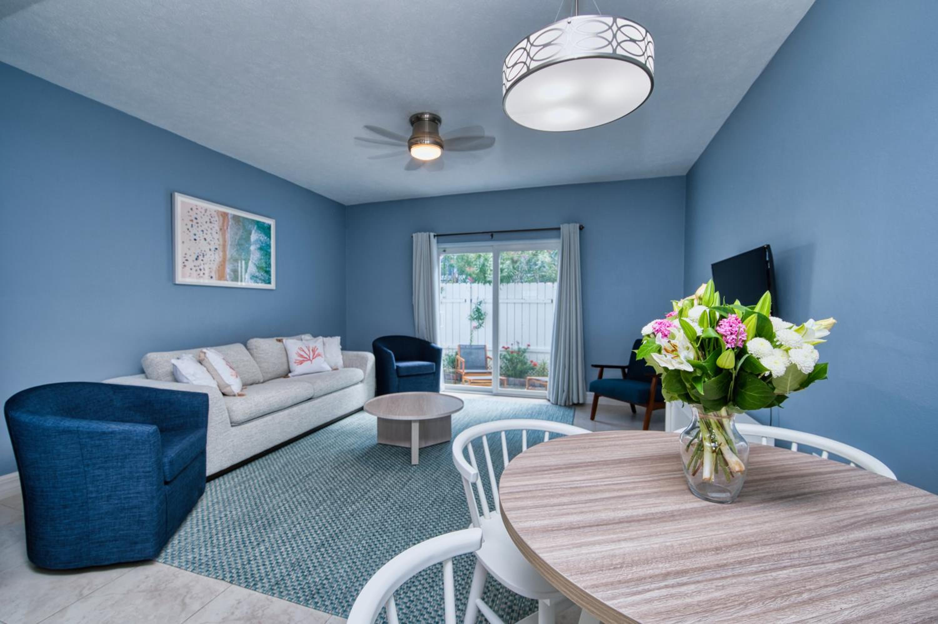 Deluxe Two-Bedroom Apartment with Garden View