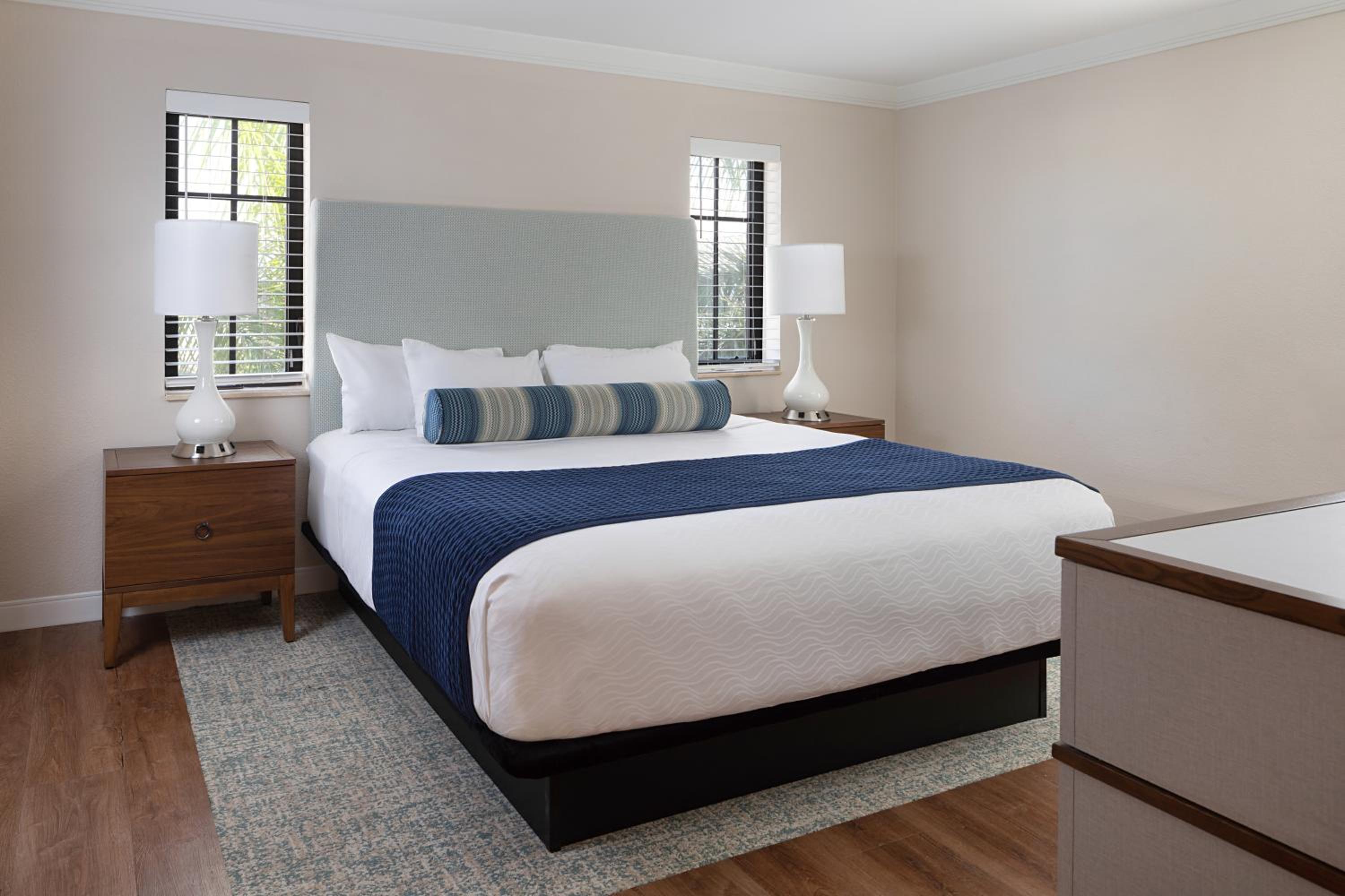 Suite King com um Quarto - Vista para a Piscina